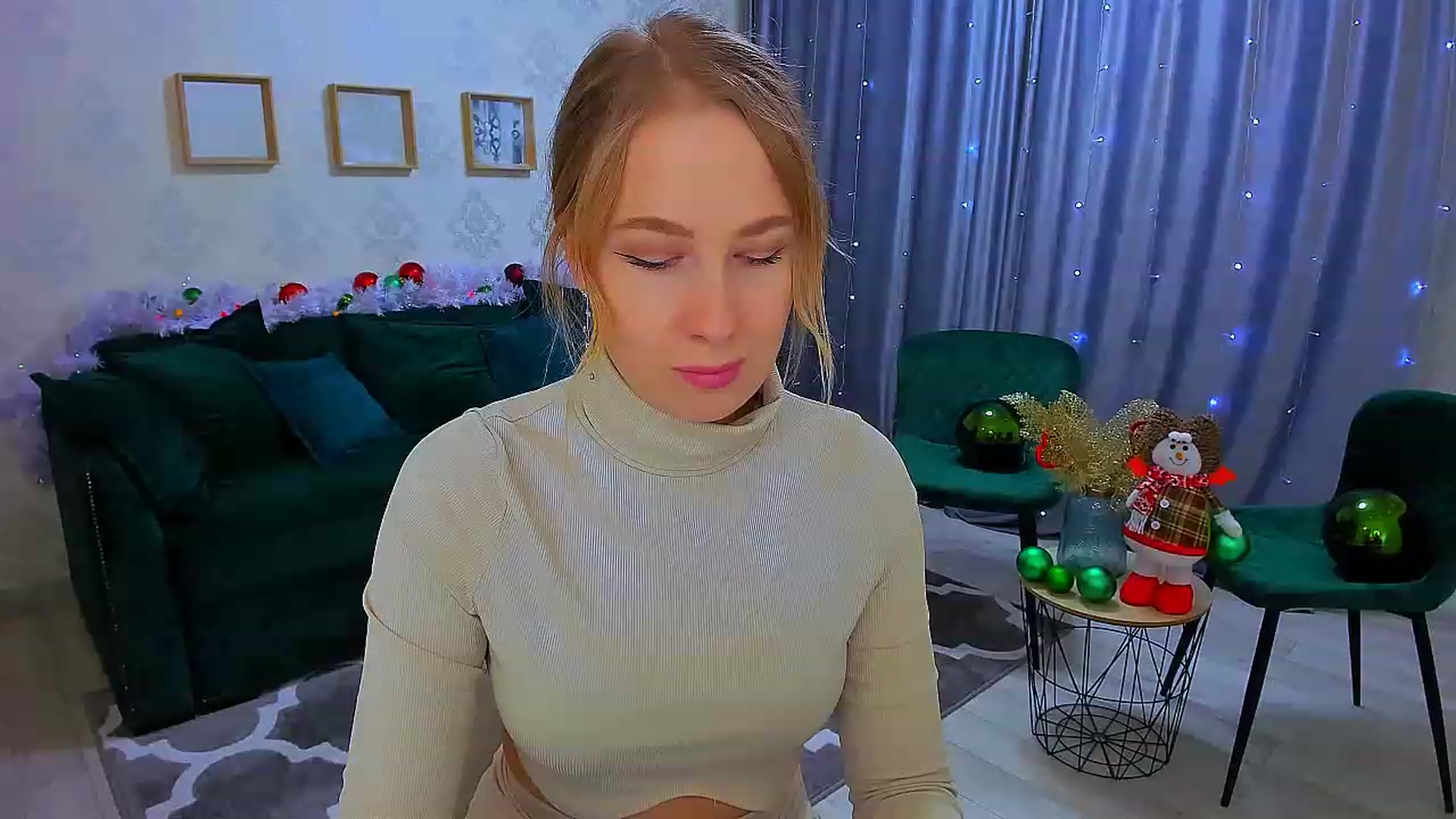 Gallery image thumbnail from ElegantLook's myfreecams stream on, 12/20/2022, 10:01 image 4 of 20