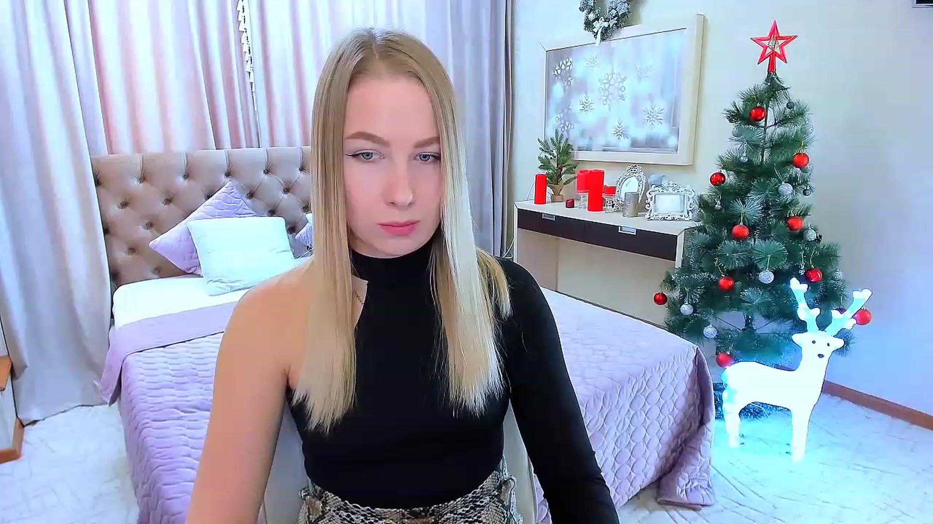 Gallery image thumbnail from ElegantLook's myfreecams stream on, 12/21/2022, 08:52 image 6 of 20