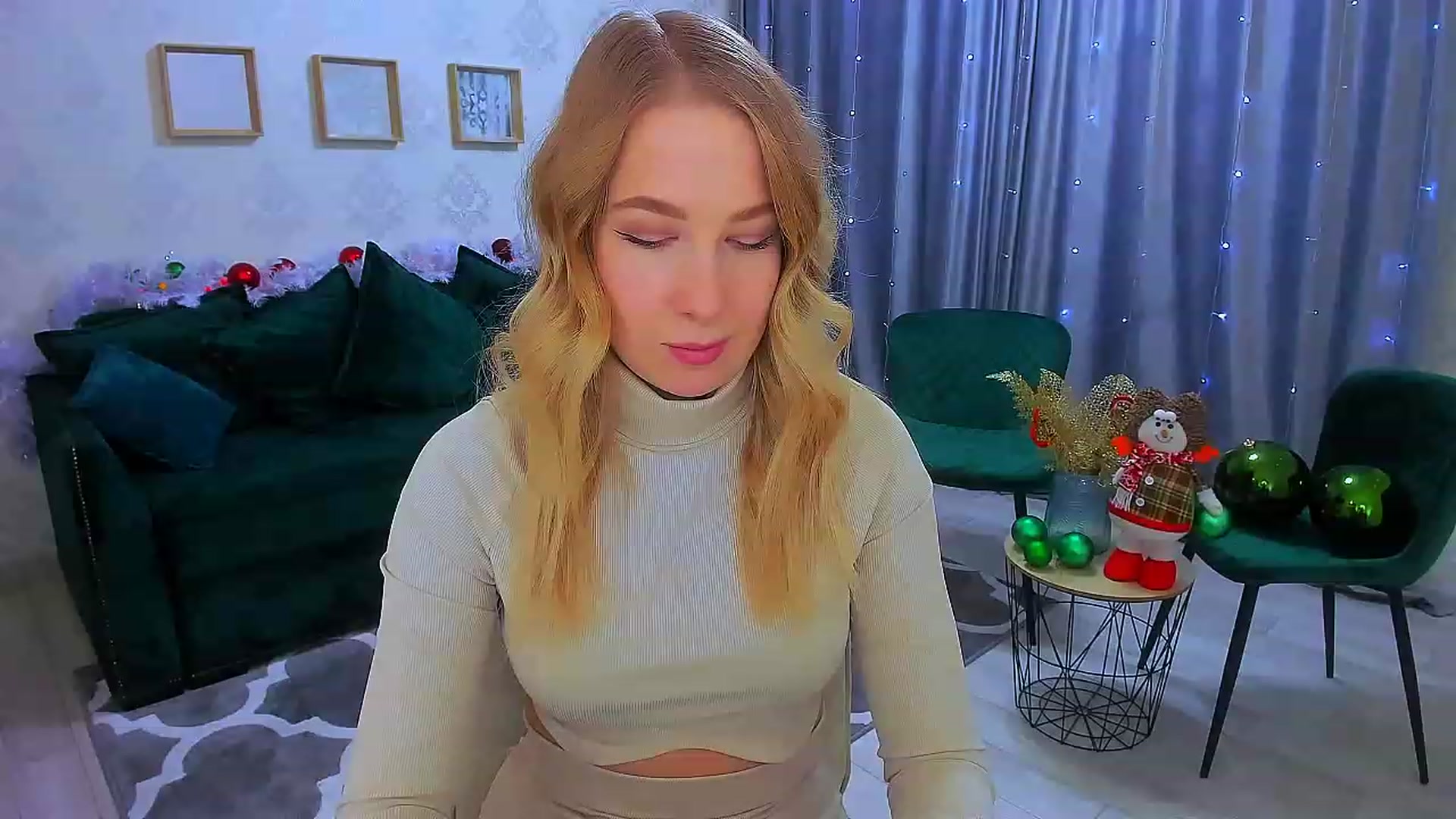 Gallery image thumbnail from ElegantLook's myfreecams stream on, 12/22/2022, 07:15 image 13 of 20