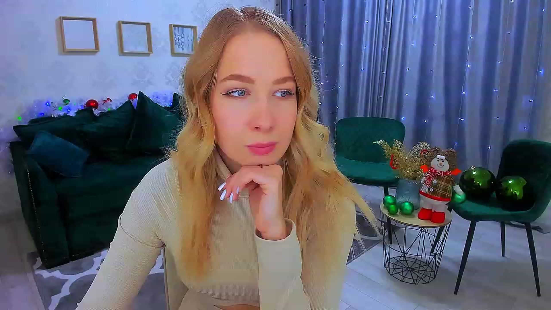 Gallery image thumbnail from ElegantLook's myfreecams stream on, 12/22/2022, 07:15 image 7 of 20