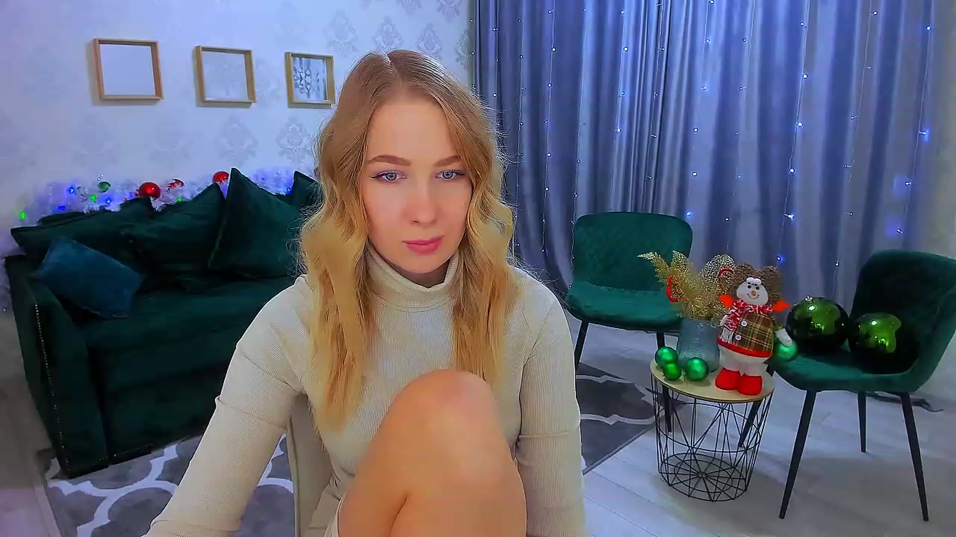 Gallery image thumbnail from ElegantLook's myfreecams stream on, 12/22/2022, 08:13 image 18 of 20