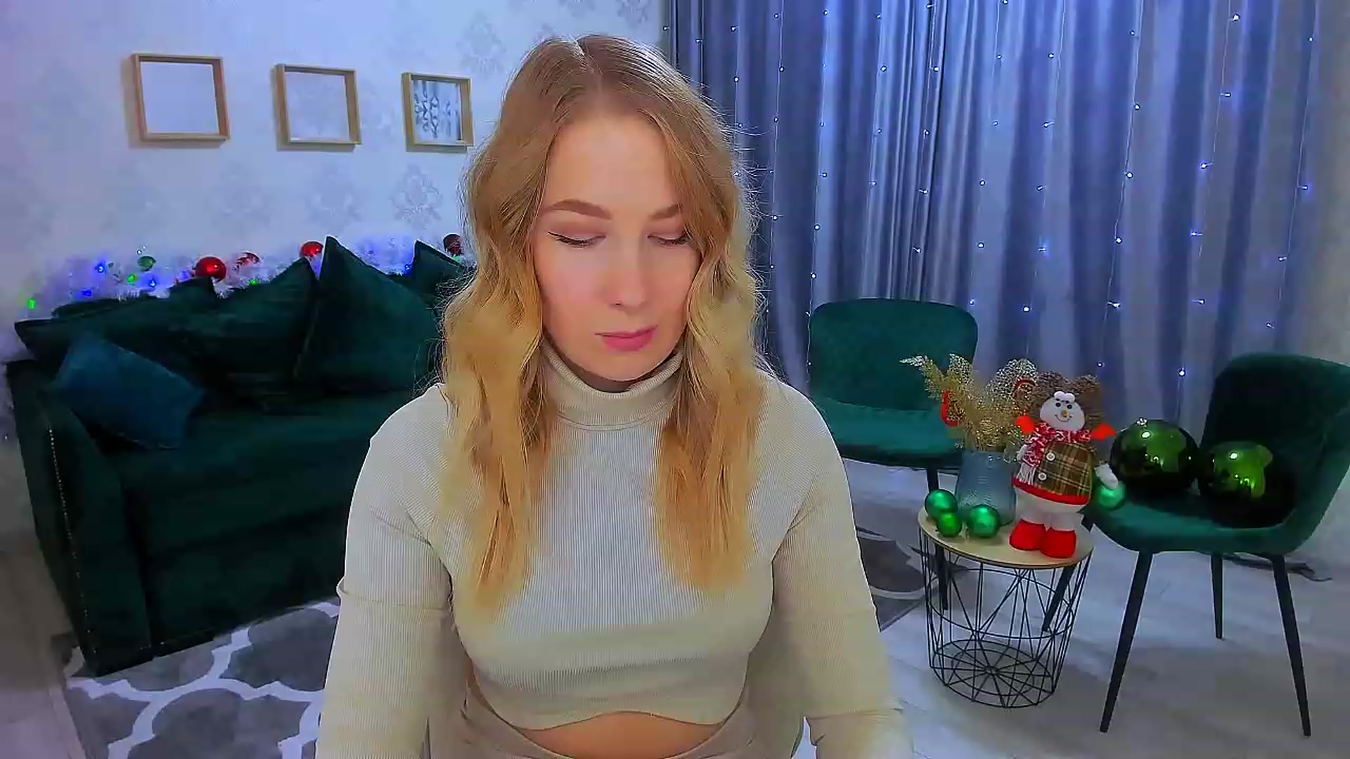 Gallery image thumbnail from ElegantLook's myfreecams stream on, 12/22/2022, 08:13 image 8 of 20