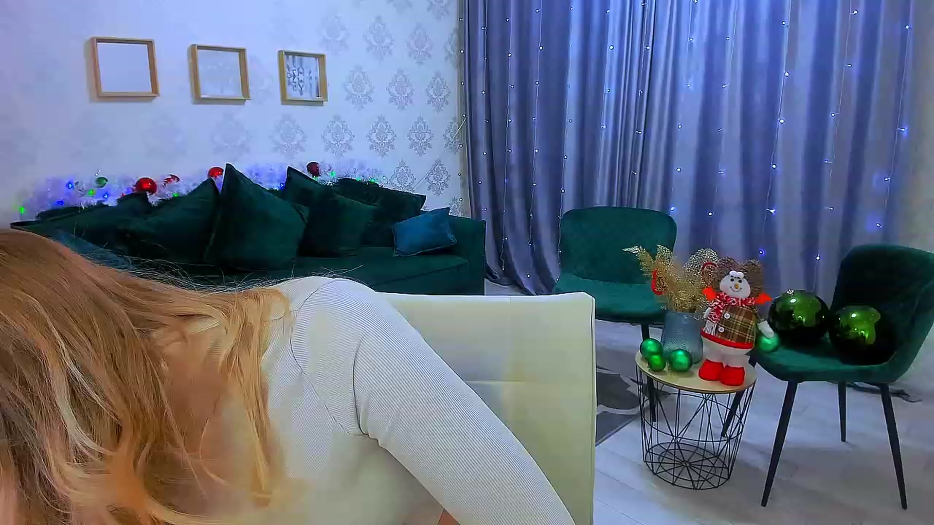 Gallery image thumbnail from ElegantLook's myfreecams stream on, 12/22/2022, 08:13 image 5 of 20