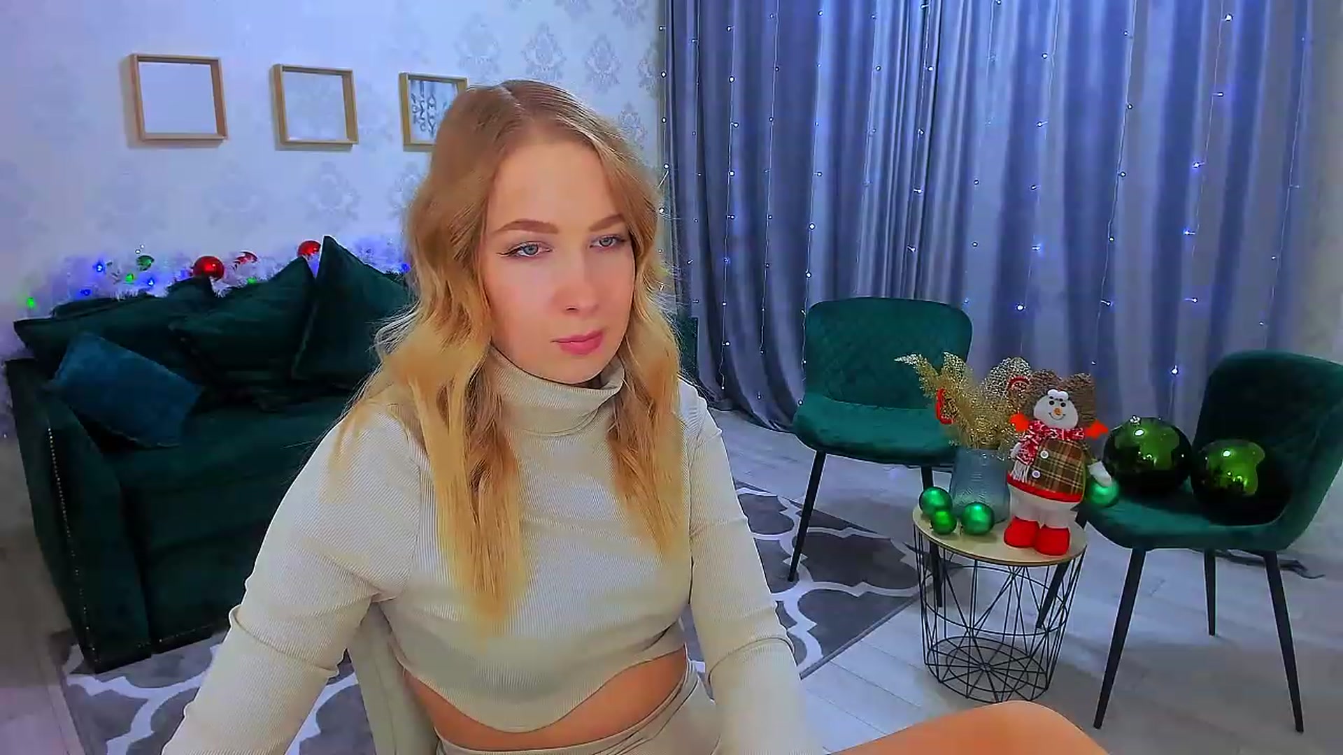 Gallery image thumbnail from ElegantLook's myfreecams stream on, 12/22/2022, 08:35 image 8 of 20