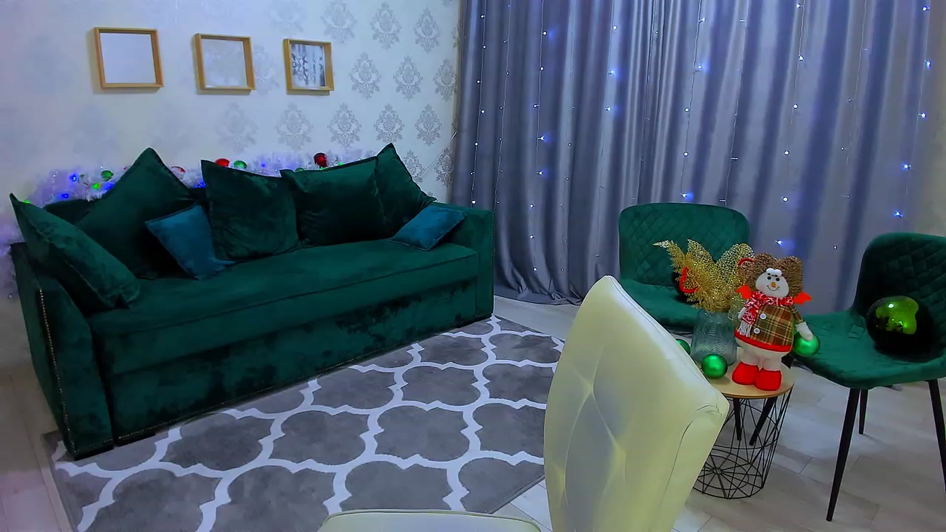Gallery image thumbnail from ElegantLook's myfreecams stream on, 12/27/2022, 06:32 image 15 of 20