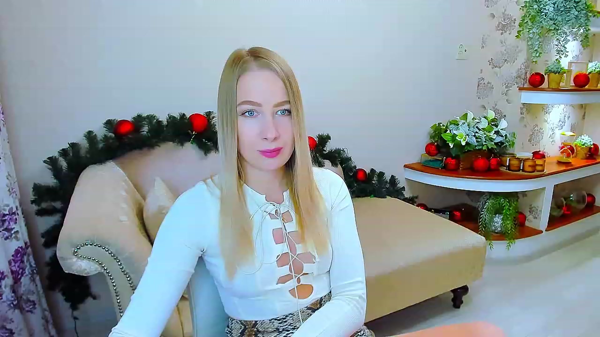 Gallery image thumbnail from ElegantLook's myfreecams stream on, 12/28/2022, 07:23 image 14 of 20
