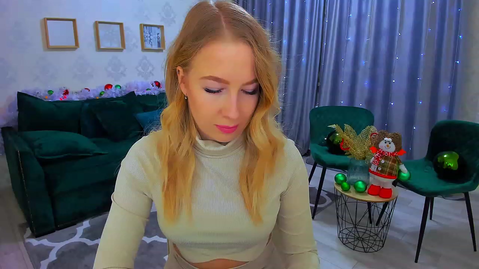 Gallery image thumbnail from ElegantLook's myfreecams stream on, 12/29/2022, 09:15 image 18 of 20