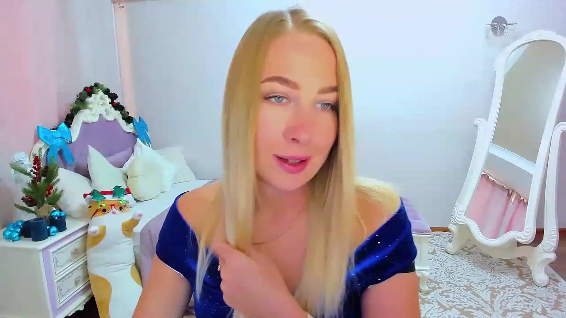 Gallery image thumbnail from ElegantLook's myfreecams stream on, 01/16/2023, 06:00 image 6 of 20