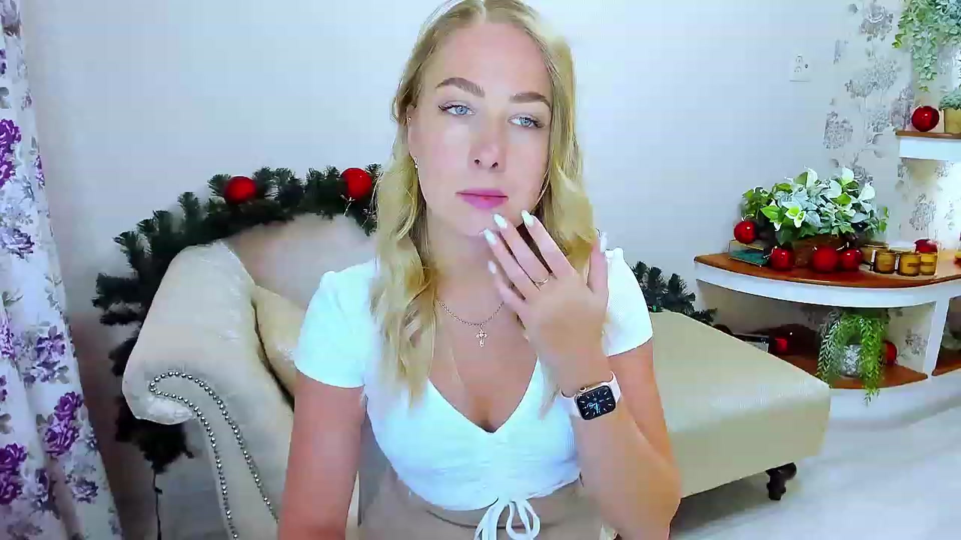 Gallery image thumbnail from ElegantLook's myfreecams stream on, 01/17/2023, 06:58 image 13 of 20
