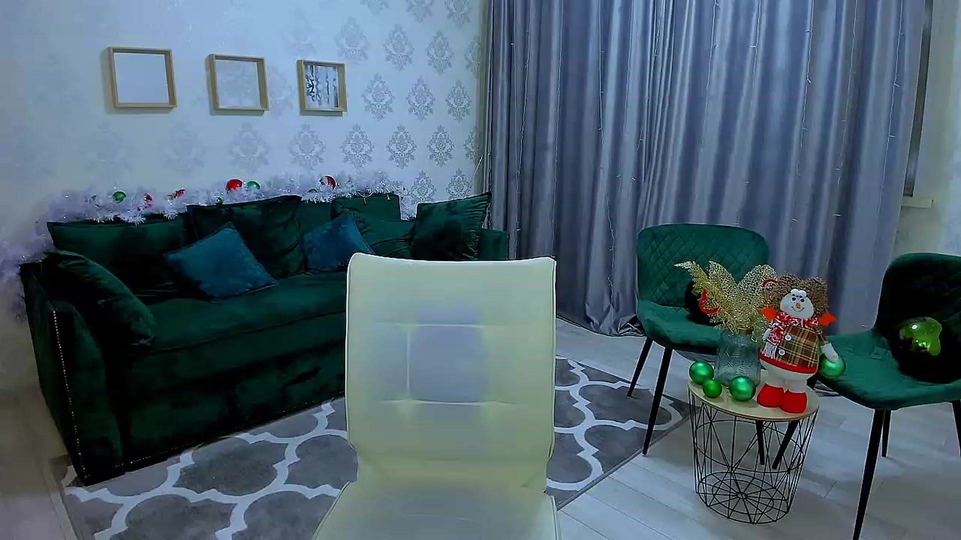 Gallery image thumbnail from ElegantLook's myfreecams stream on, 01/18/2023, 06:02 image 4 of 20