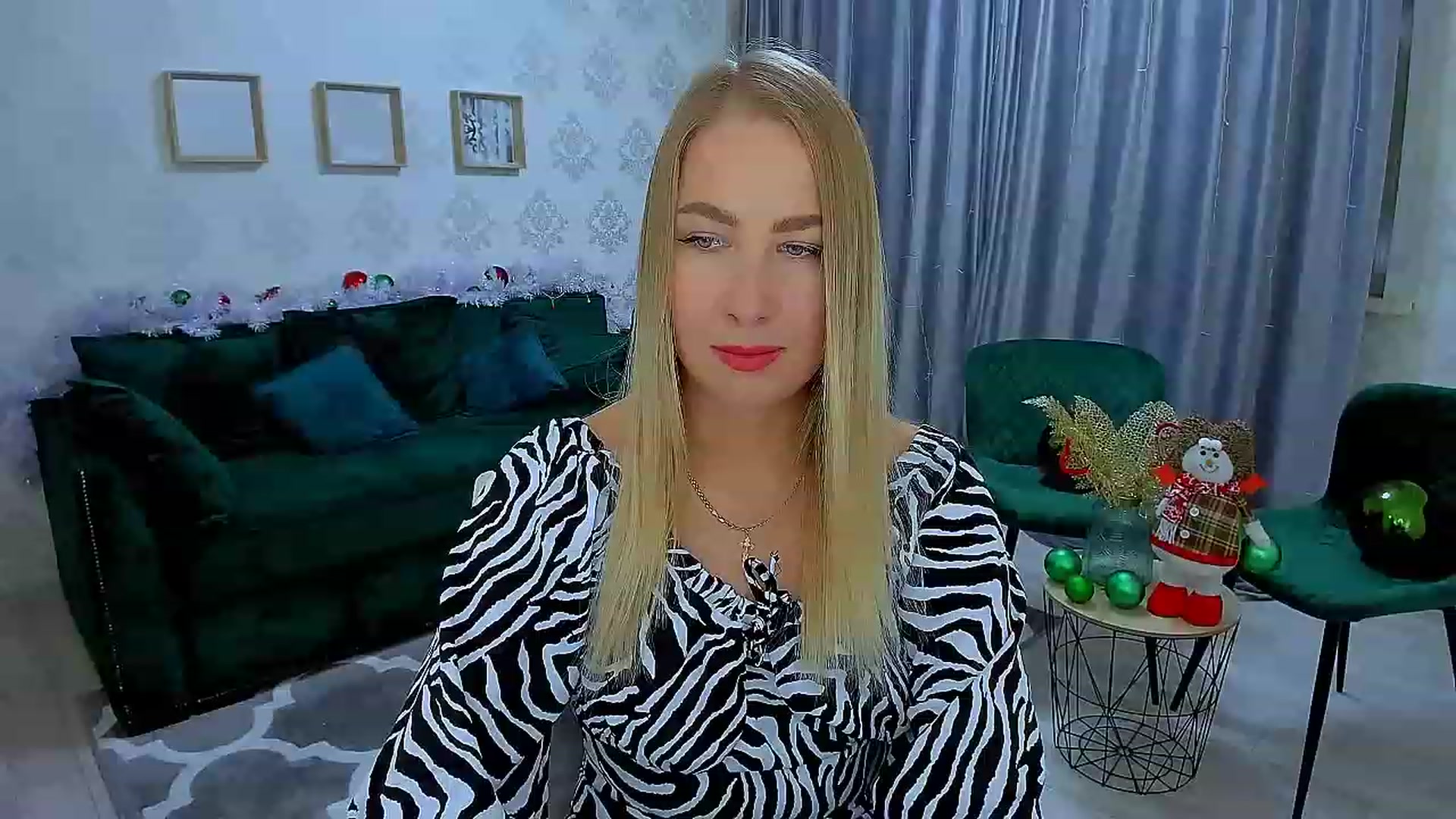 Gallery image thumbnail from ElegantLook's myfreecams stream on, 01/18/2023, 06:02 image 10 of 20