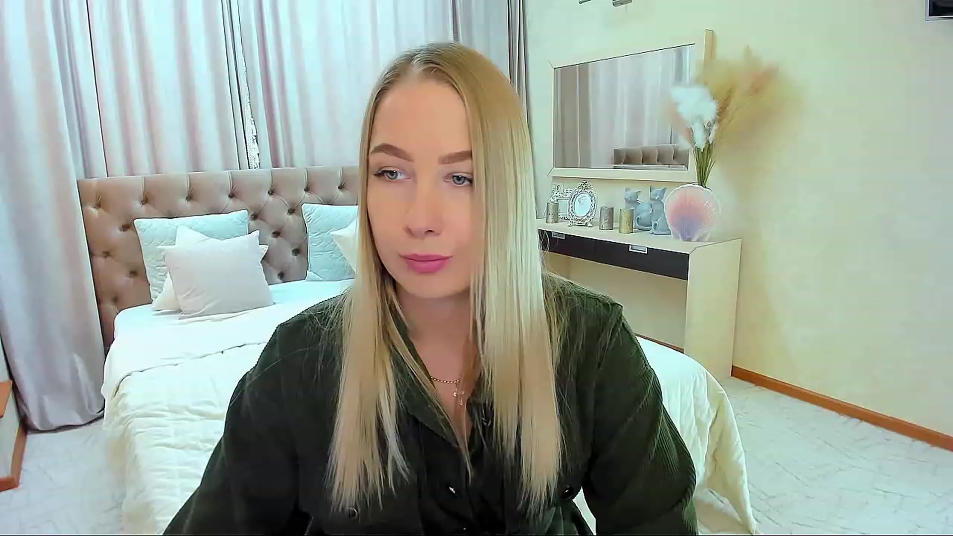 Gallery image thumbnail from ElegantLook's myfreecams stream on, 01/26/2023, 09:44 image 11 of 20