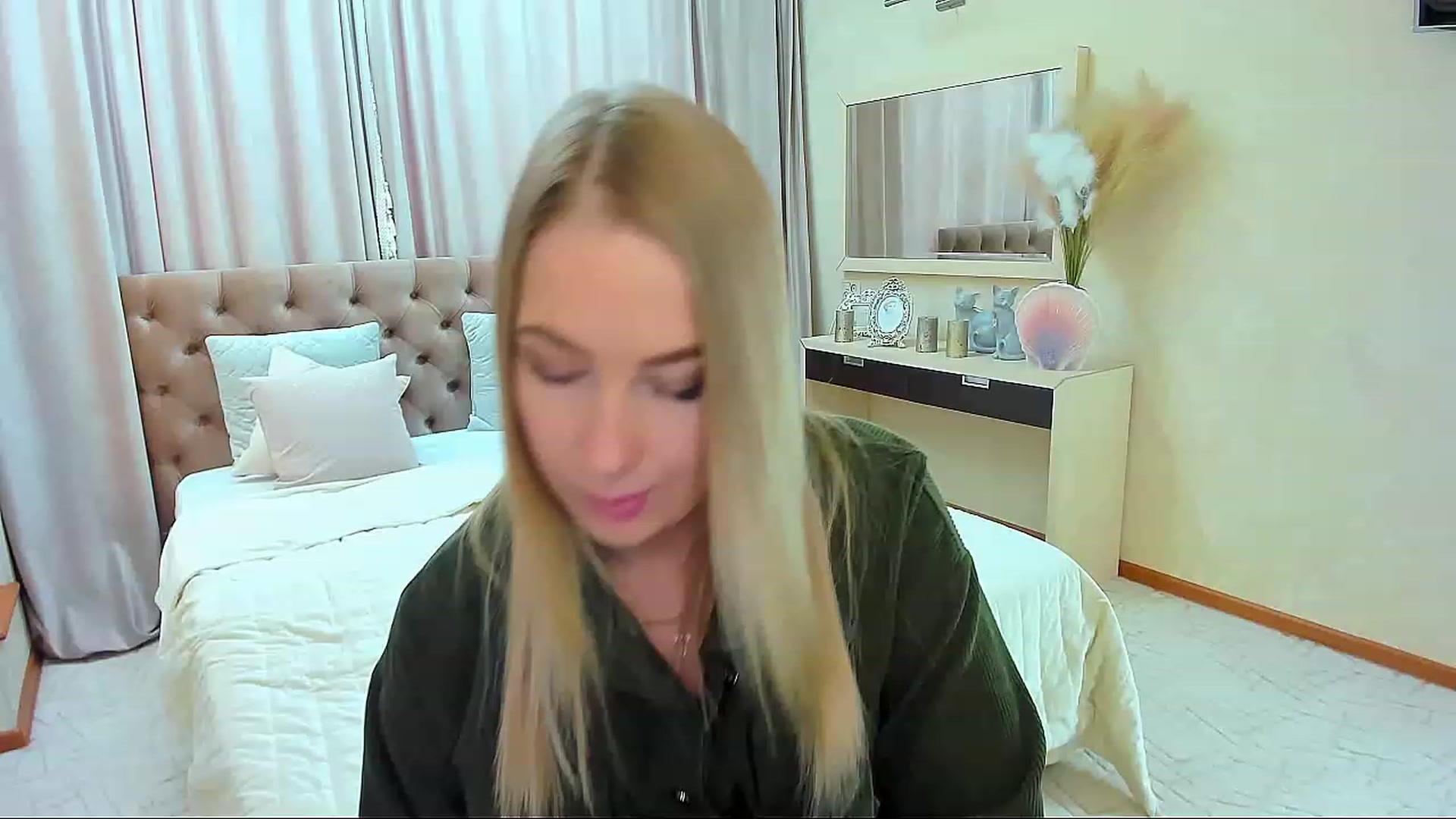 Gallery image thumbnail from ElegantLook's myfreecams stream on, 01/26/2023, 09:44 image 17 of 20