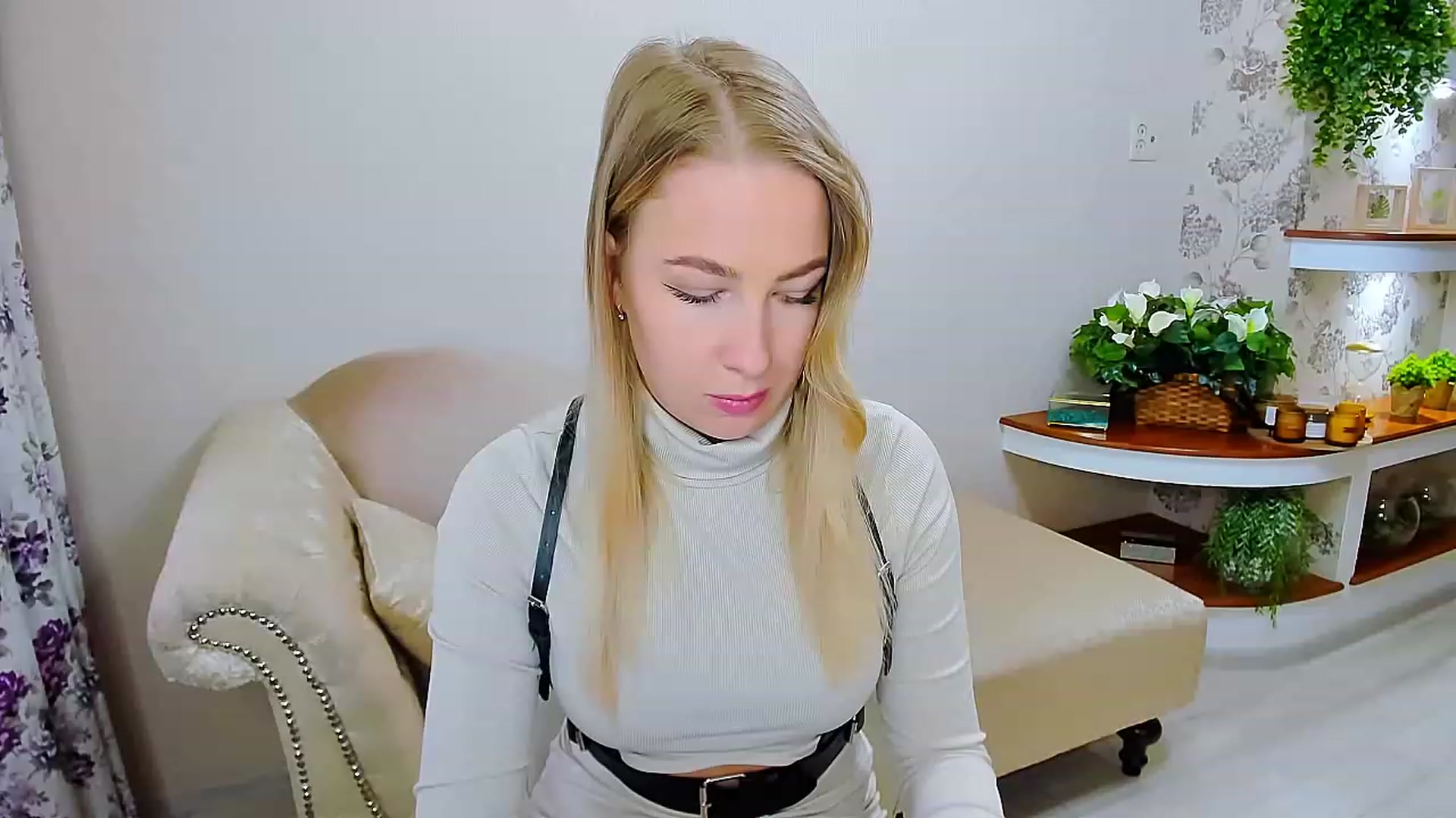 Gallery image thumbnail from ElegantLook's myfreecams stream on, 01/27/2023, 07:37 image 19 of 20
