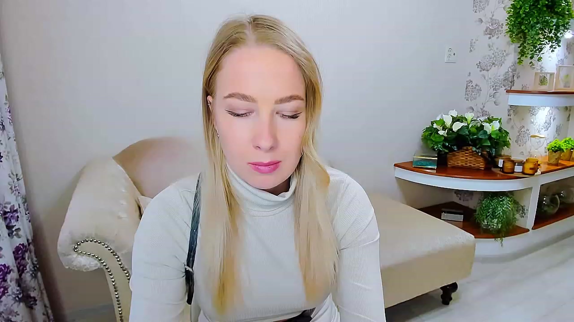Gallery image thumbnail from ElegantLook's myfreecams stream on, 01/27/2023, 07:37 image 16 of 20