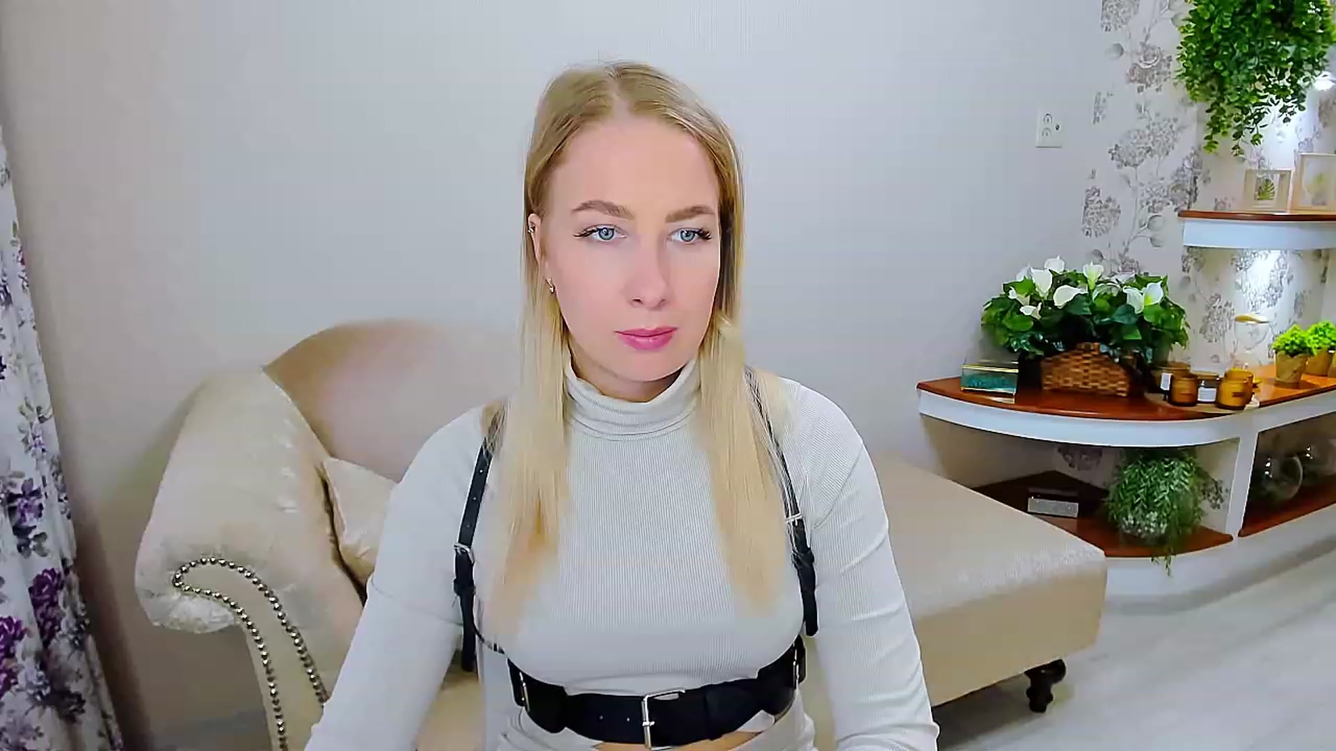 Gallery image thumbnail from ElegantLook's myfreecams stream on, 01/27/2023, 07:37 image 10 of 20