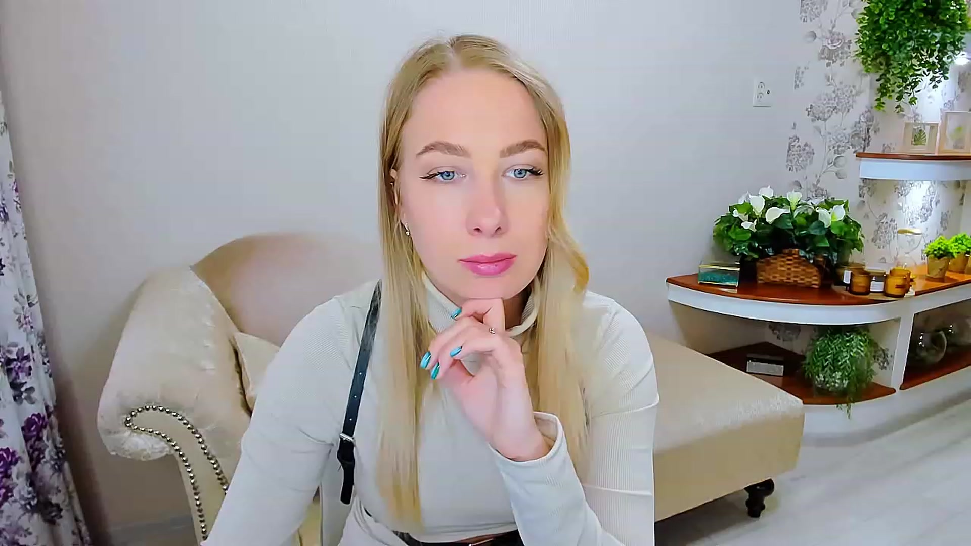 Gallery image thumbnail from ElegantLook's myfreecams stream on, 01/27/2023, 07:37 image 18 of 20