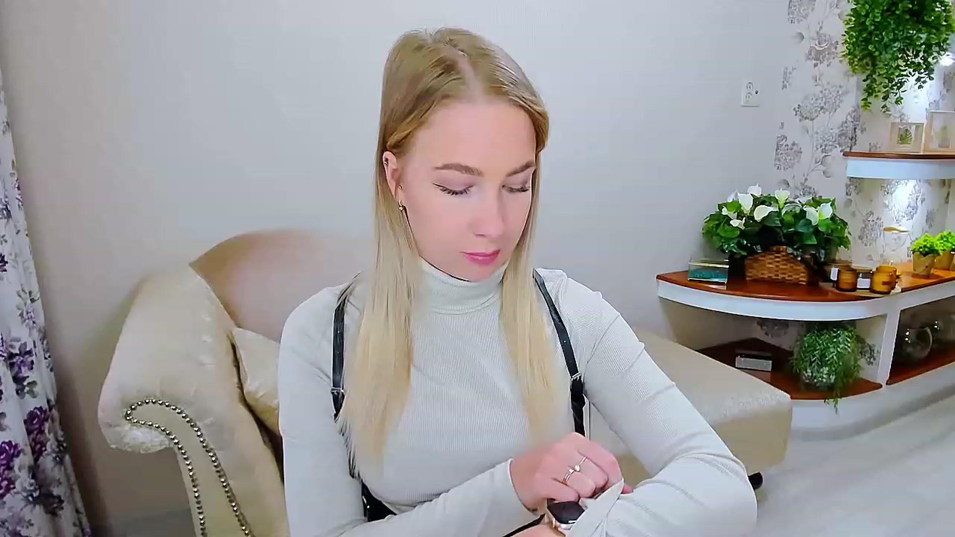 Gallery image thumbnail from ElegantLook's myfreecams stream on, 01/27/2023, 08:14 image 7 of 20