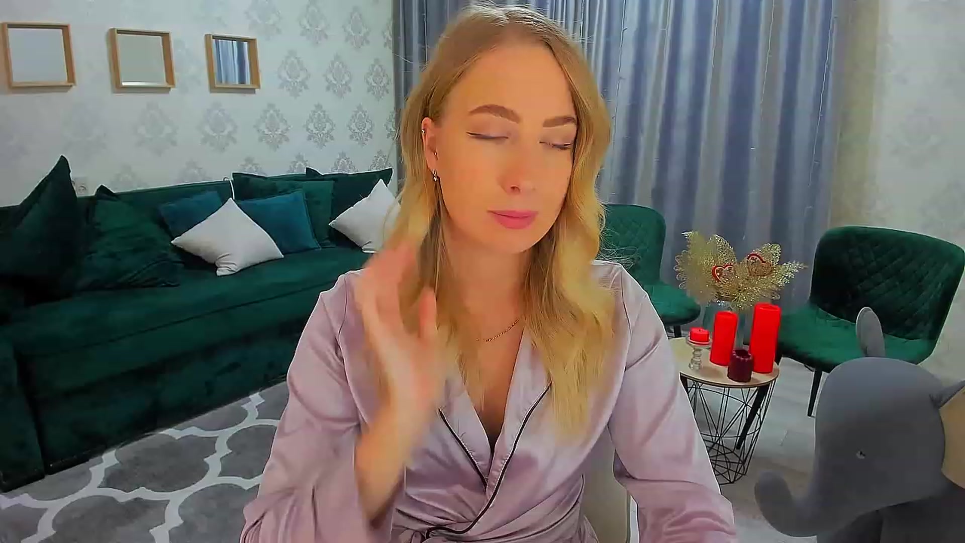Gallery image thumbnail from ElegantLook's myfreecams stream on, 01/31/2023, 06:00 image 17 of 20