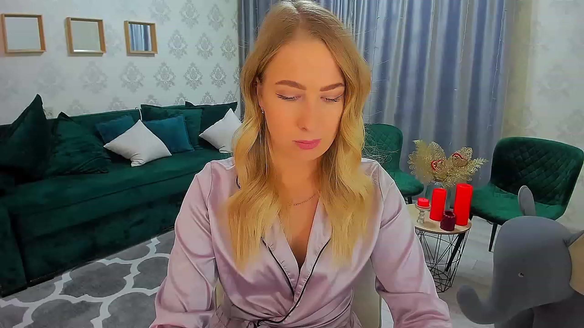 Gallery image thumbnail from ElegantLook's myfreecams stream on, 01/31/2023, 06:00 image 16 of 20
