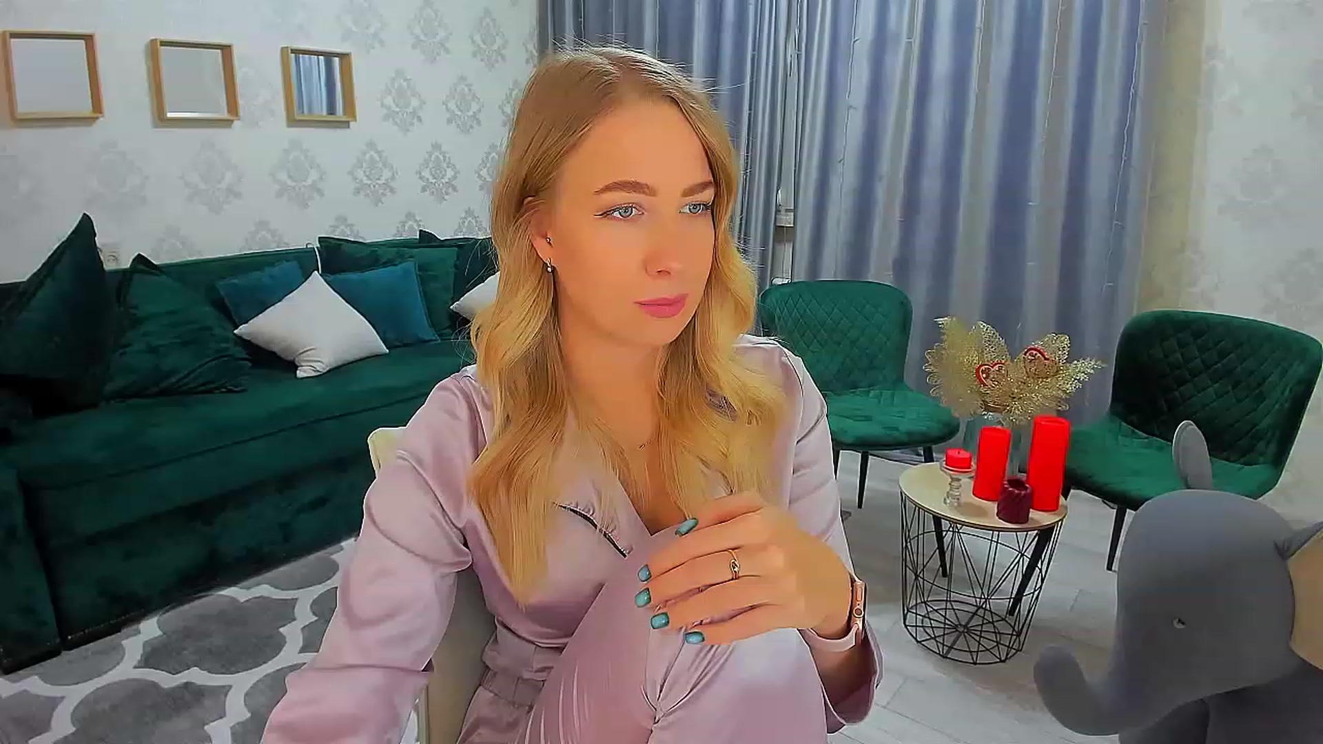 Gallery image thumbnail from ElegantLook's myfreecams stream on, 01/31/2023, 06:43 image 6 of 20