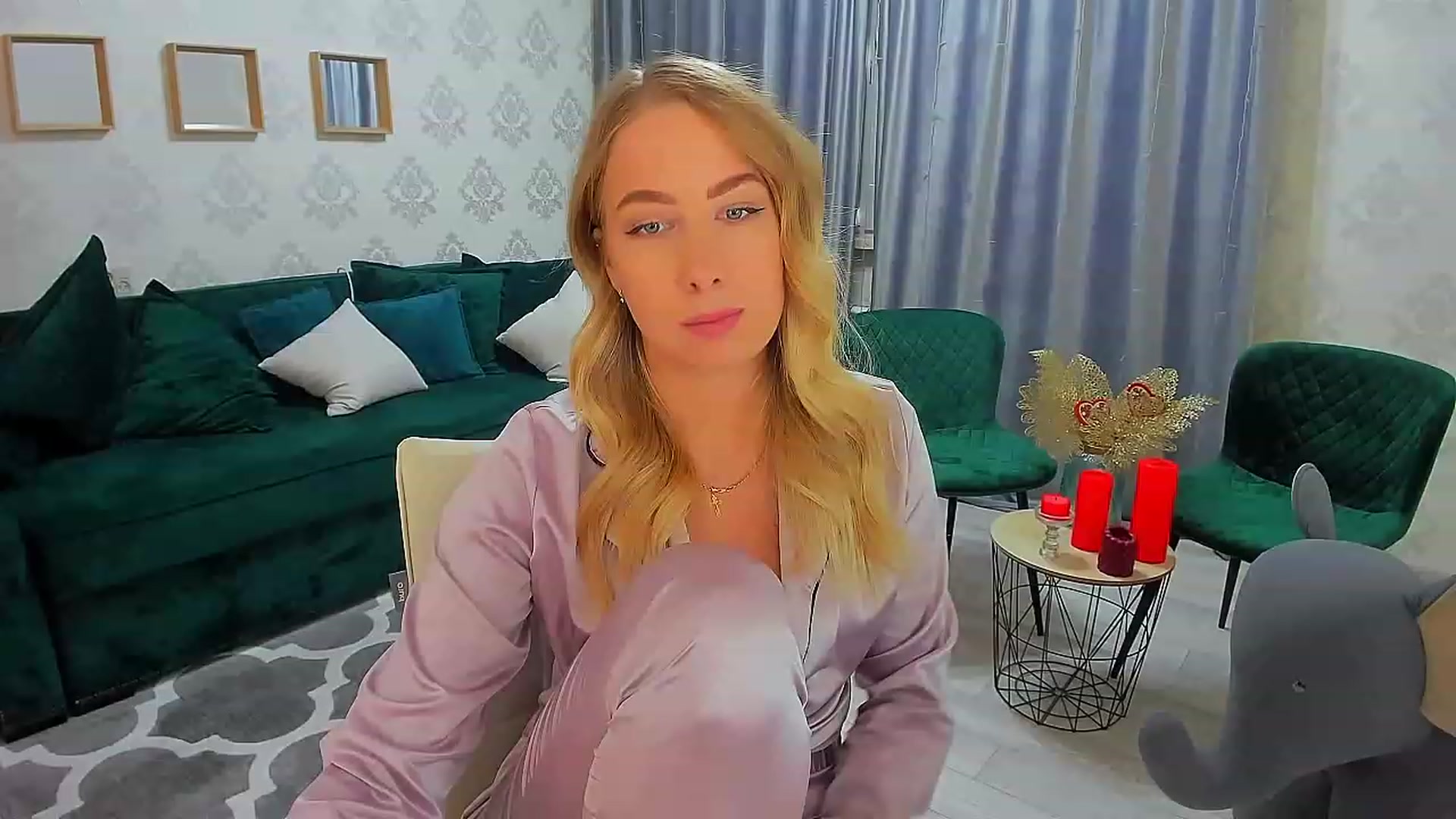 Gallery image thumbnail from ElegantLook's myfreecams stream on, 01/31/2023, 07:07 image 14 of 20