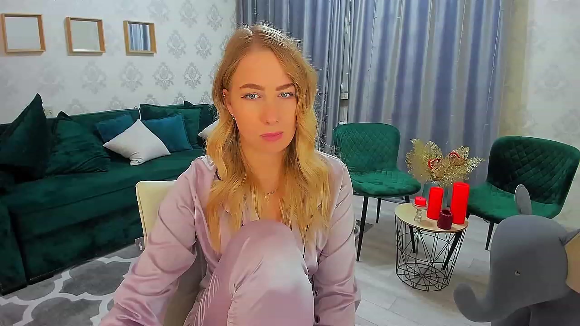 Gallery image thumbnail from ElegantLook's myfreecams stream on, 01/31/2023, 07:07 image 17 of 20