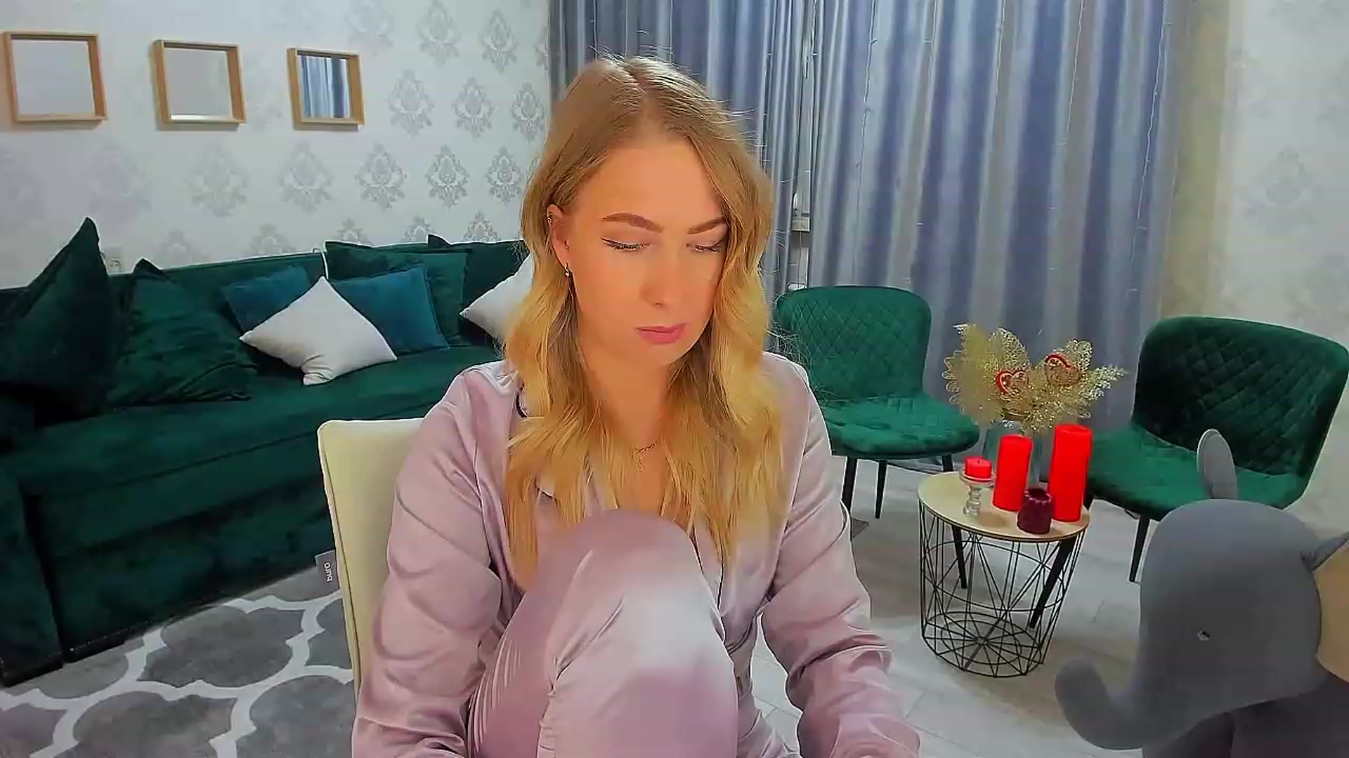 Gallery image thumbnail from ElegantLook's myfreecams stream on, 01/31/2023, 07:07 image 19 of 20