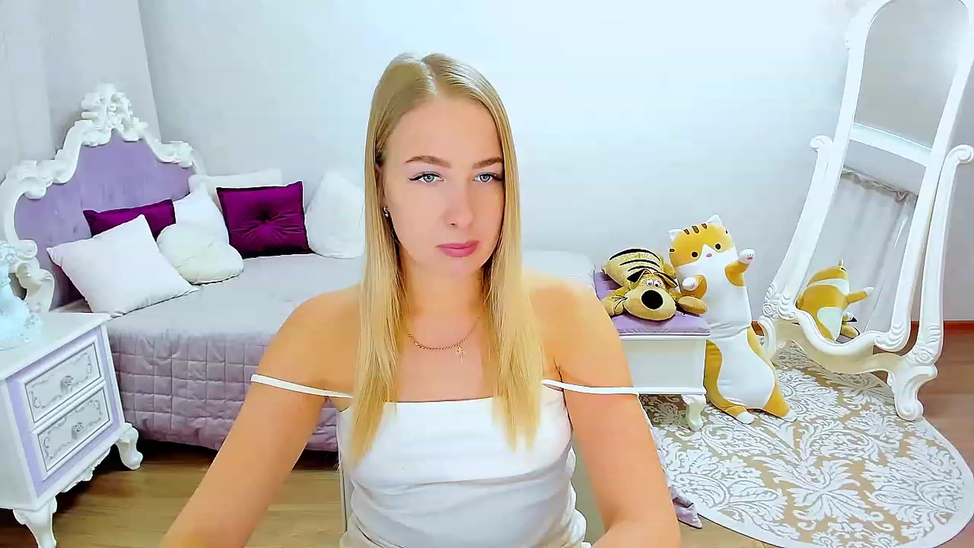 Gallery image thumbnail from ElegantLook's myfreecams stream on, 02/01/2023, 12:07 image 19 of 20