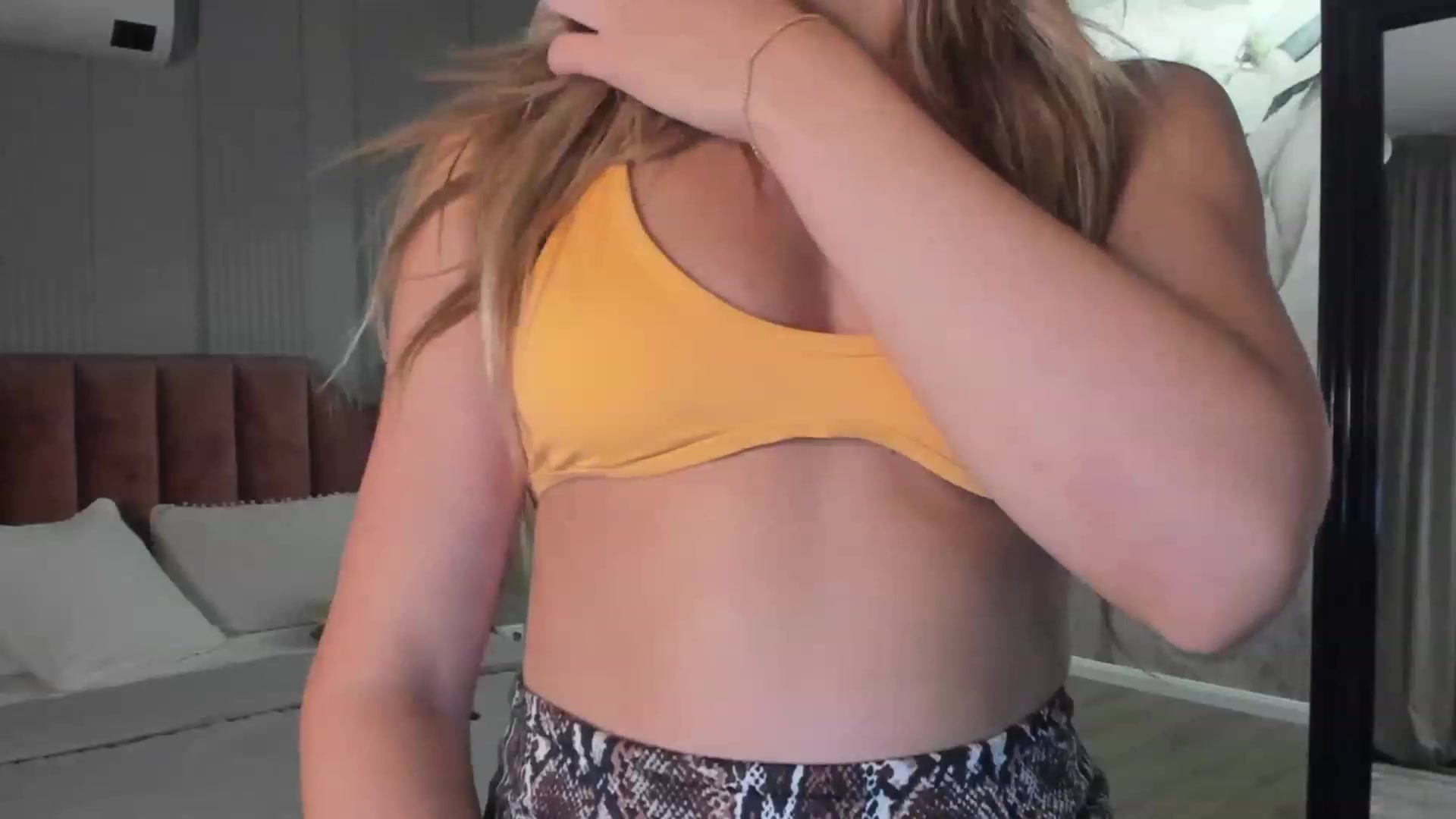 Gallery image thumbnail from ElegantnFun's myfreecams stream on, 08/17/2023, 22:03 image 10 of 20