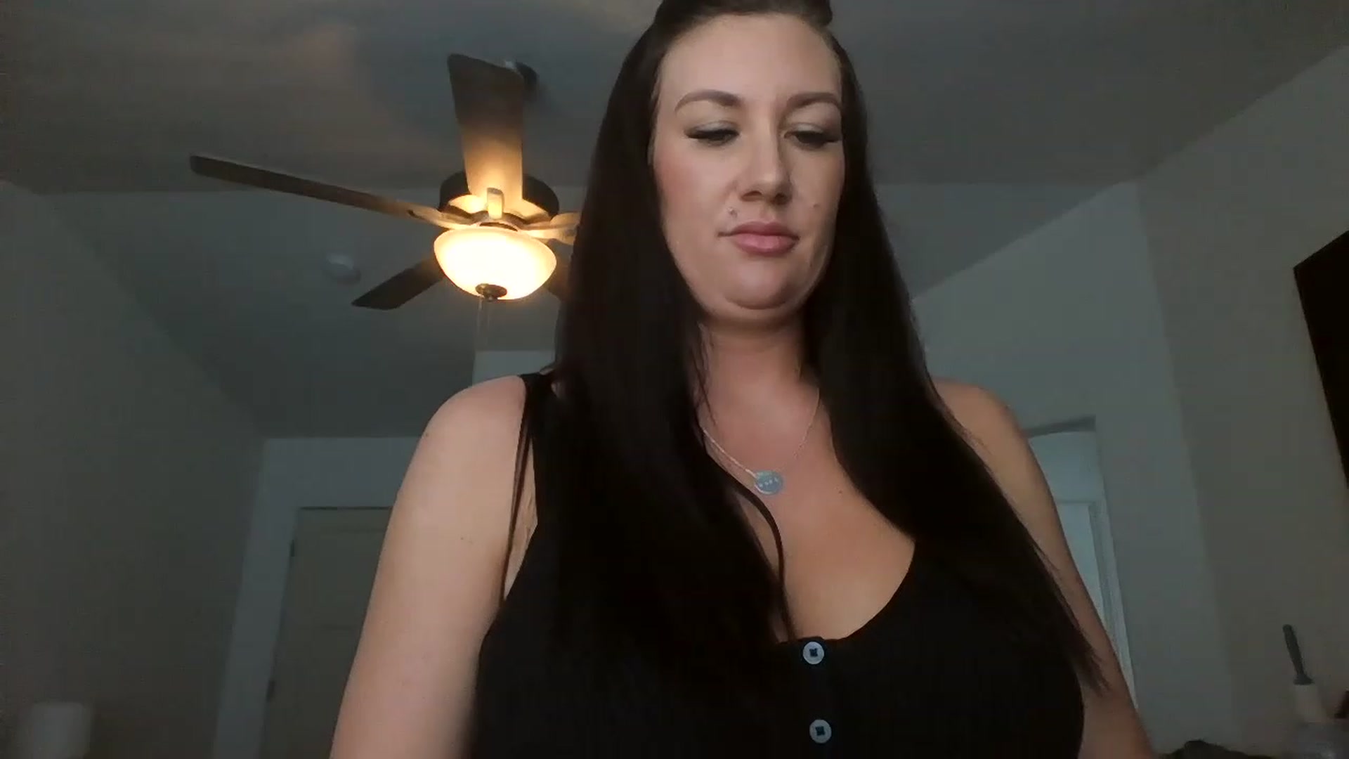 Gallery image thumbnail from Elektraaa69's myfreecams stream on, 03/08/2023, 19:30 image 4 of 20