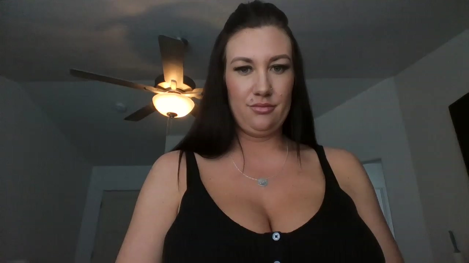 Gallery image thumbnail from Elektraaa69's myfreecams stream on, 03/08/2023, 19:30 image 8 of 20
