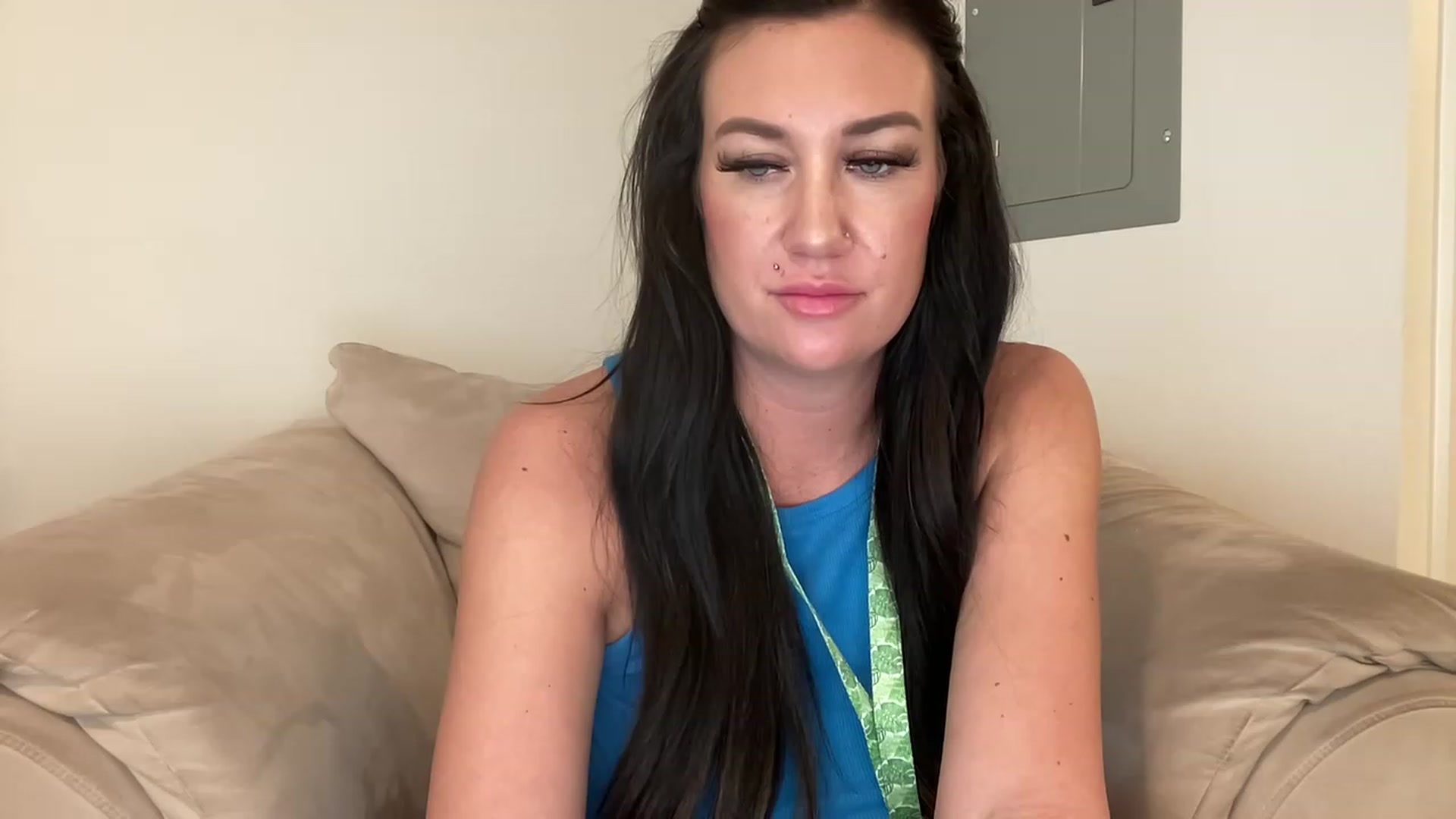 Gallery image thumbnail from Elektraaa69's myfreecams stream on, 03/24/2023, 17:15 image 2 of 20