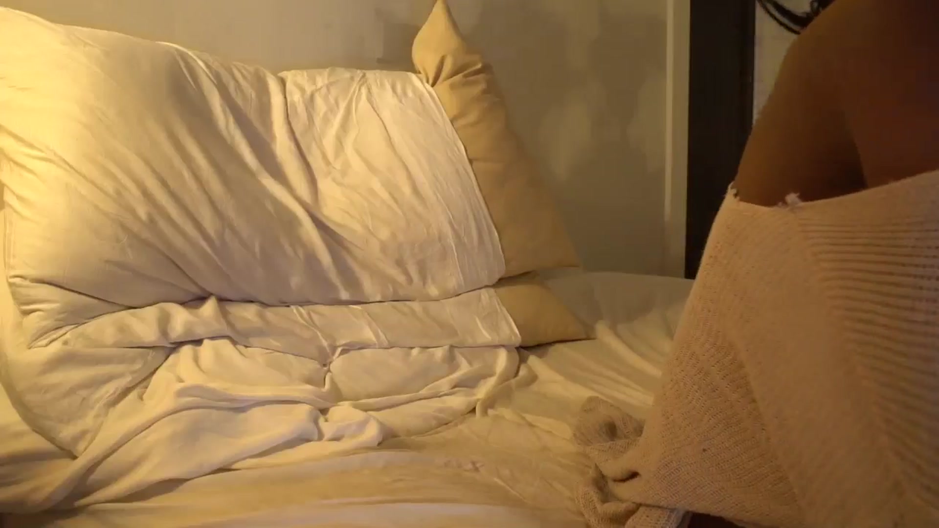 Gallery image thumbnail from ElenaMint's myfreecams stream on, 10/14/2025, 03:47 image 11 of 20