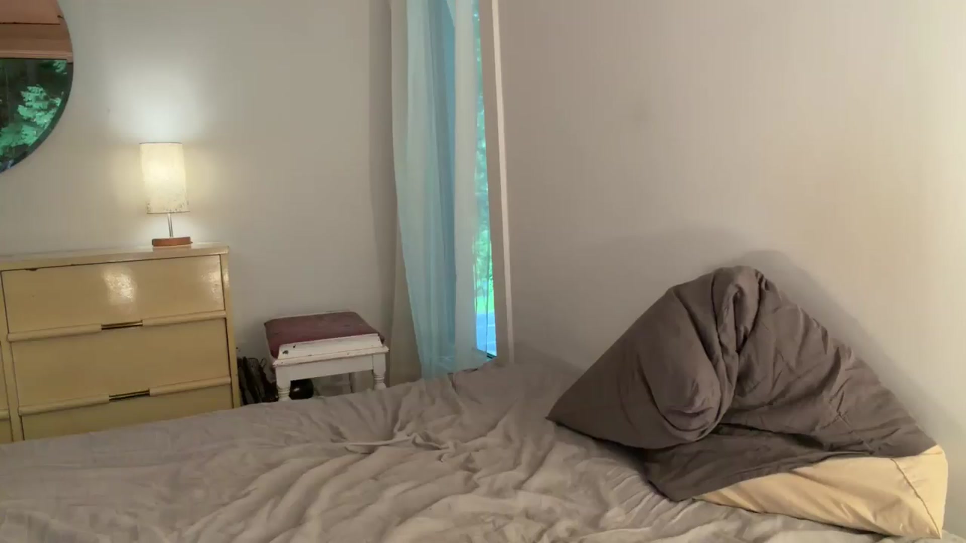 Gallery image thumbnail from ElenaMint's myfreecams stream on, 06/11/2026, 22:03 image 18 of 20