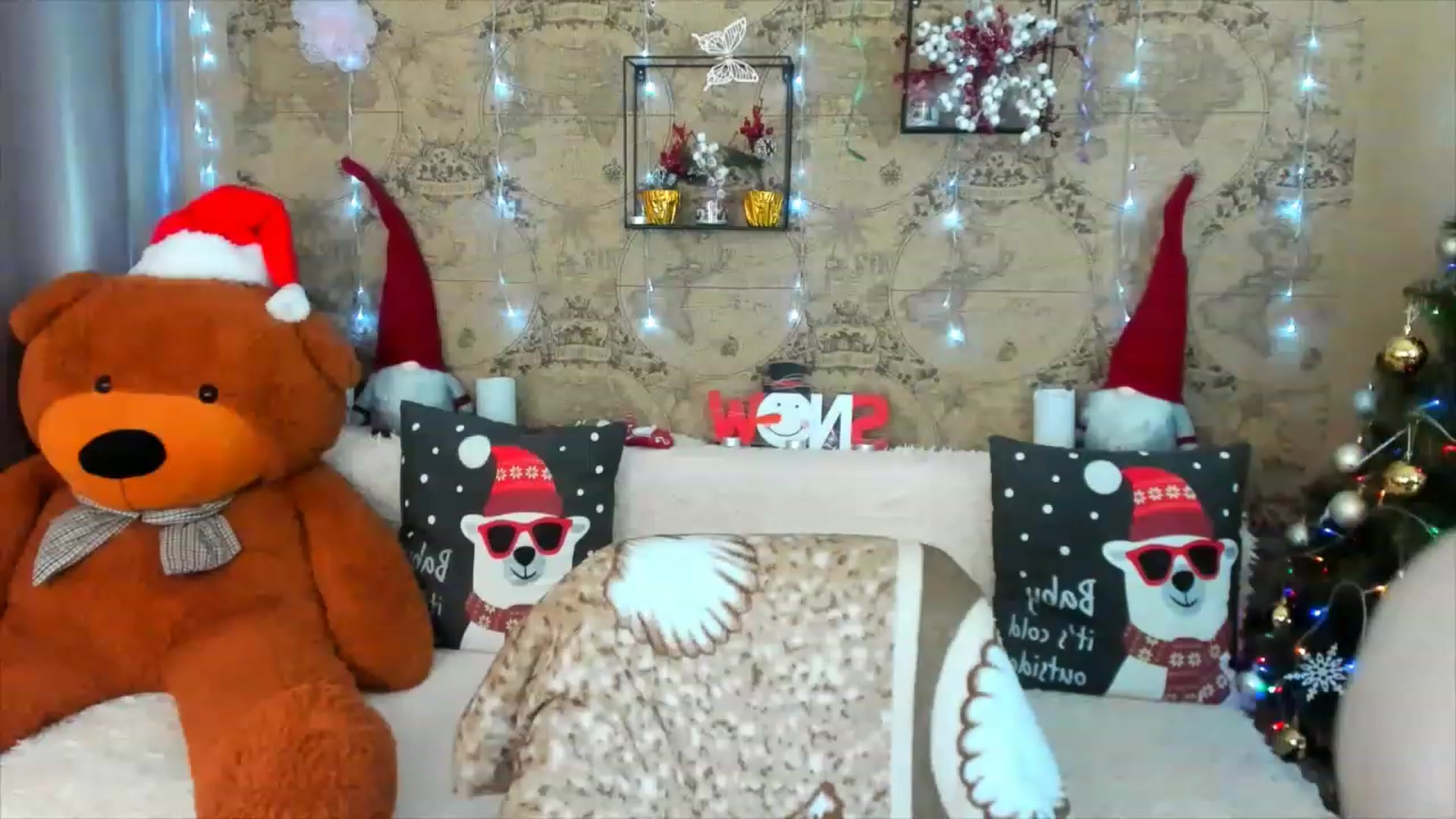 Gallery image thumbnail from Elena_Shy's myfreecams stream on, 12/17/2022, 11:30 image 20 of 20
