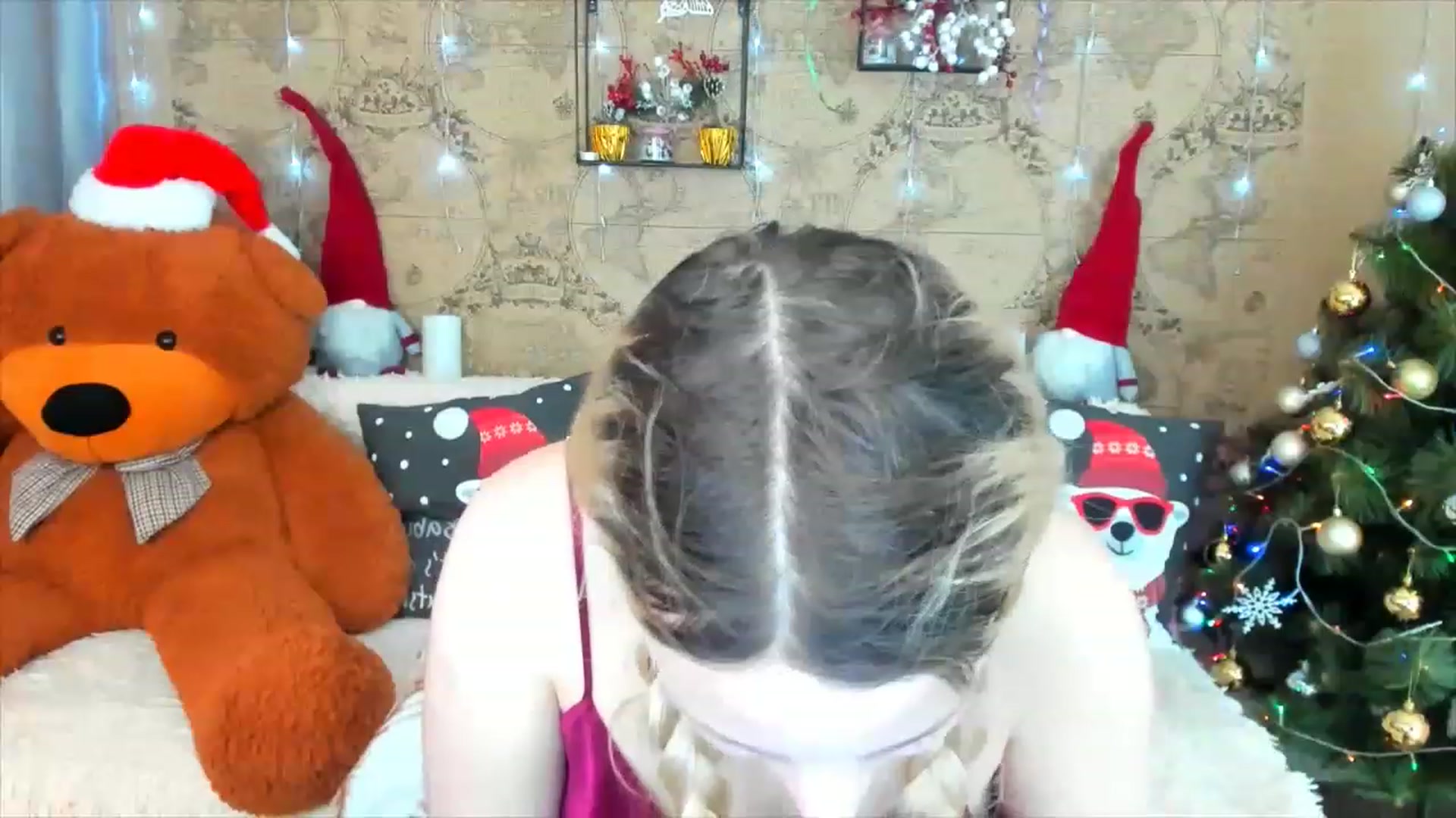 Gallery image thumbnail from Elena_Shy's myfreecams stream on, 12/25/2022, 13:05 image 10 of 20