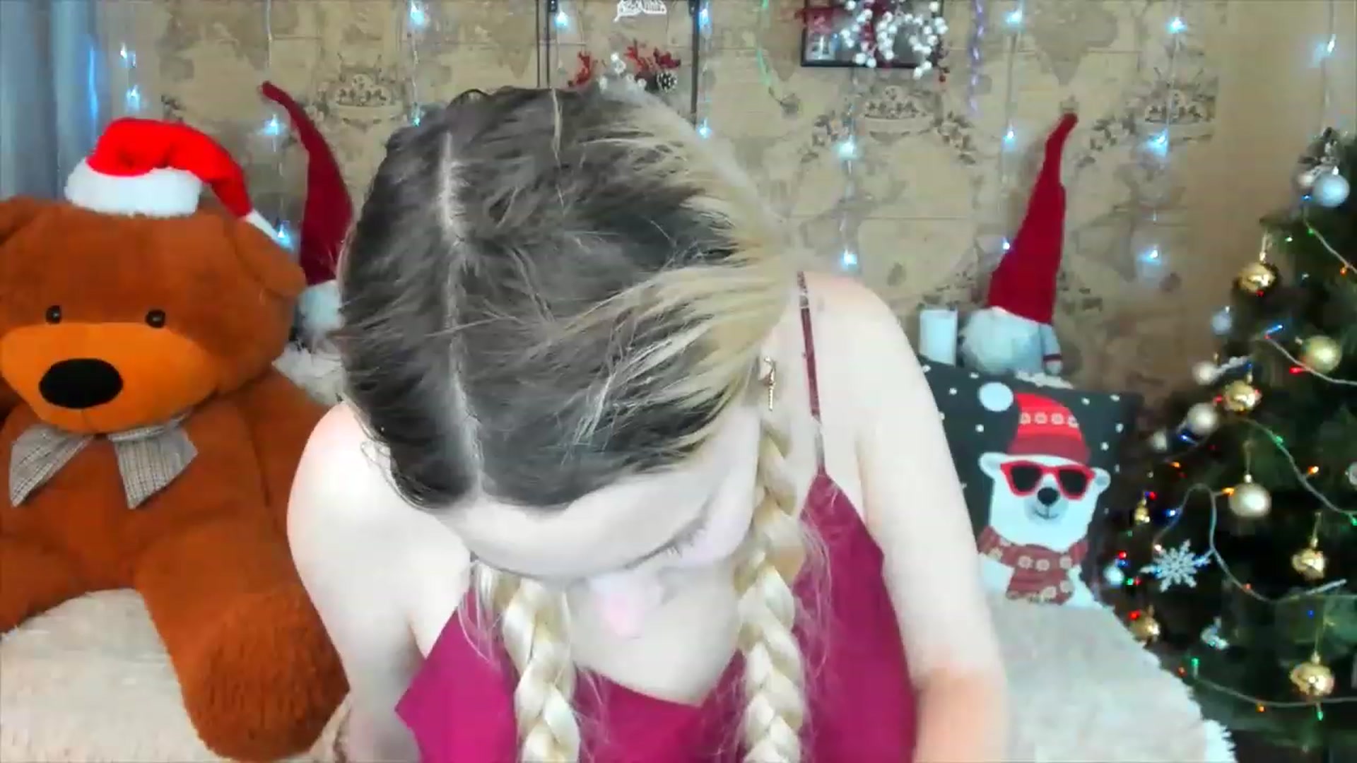 Gallery image thumbnail from Elena_Shy's myfreecams stream on, 12/25/2022, 13:05 image 13 of 20