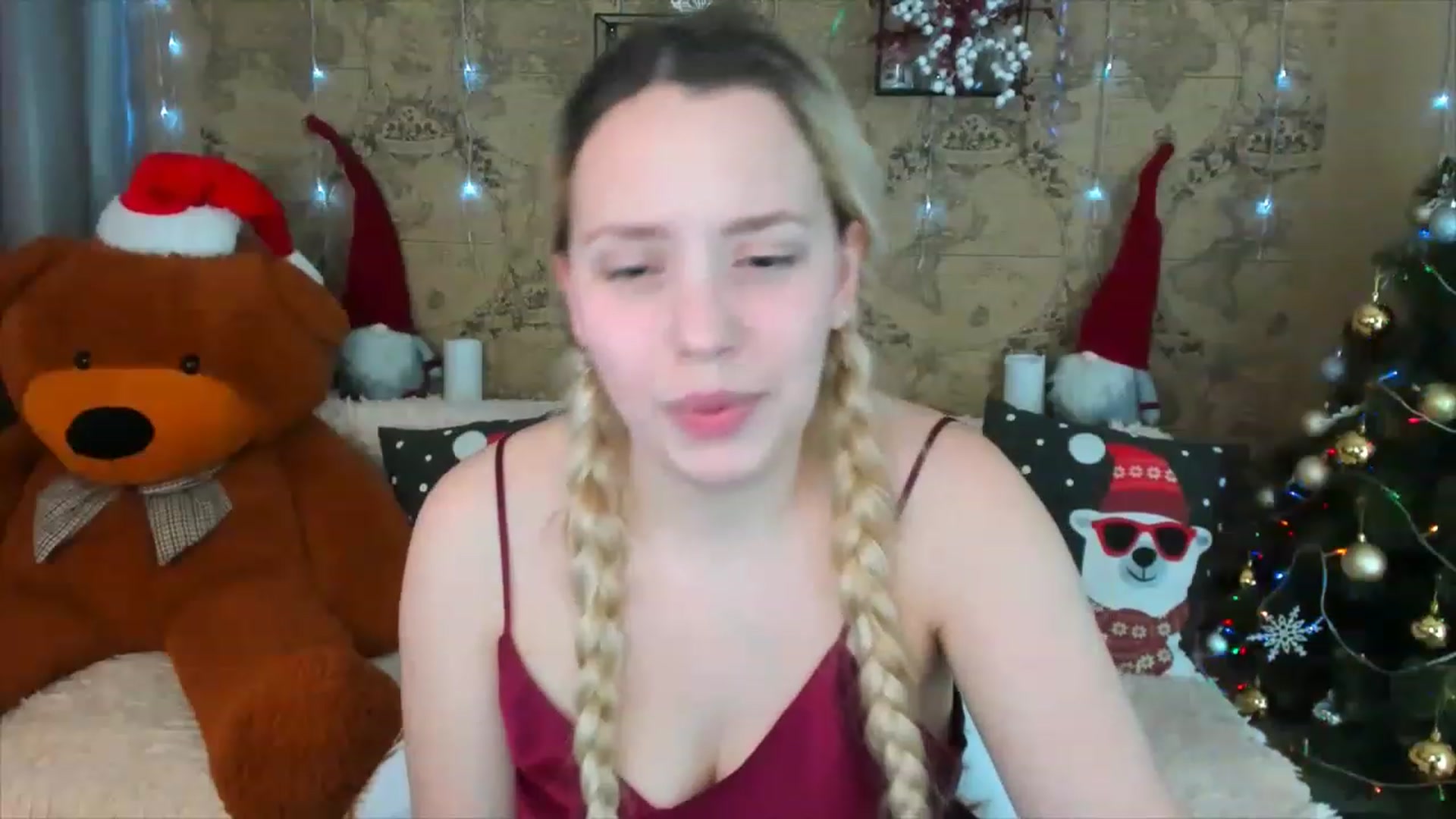 Gallery image thumbnail from Elena_Shy's myfreecams stream on, 12/25/2022, 13:05 image 8 of 20