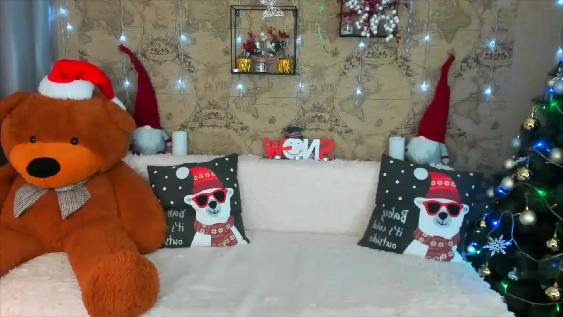 Gallery image thumbnail from Elena_Shy's myfreecams stream on, 12/25/2022, 13:05 image 3 of 20