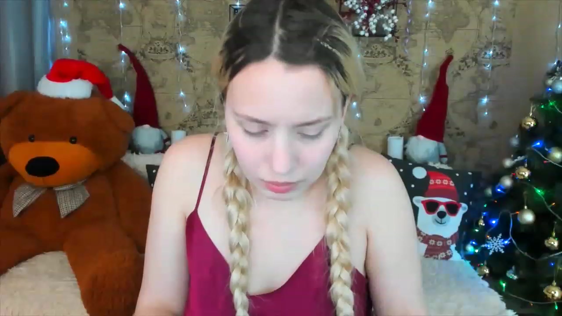 Gallery image thumbnail from Elena_Shy's myfreecams stream on, 12/25/2022, 13:05 image 9 of 20