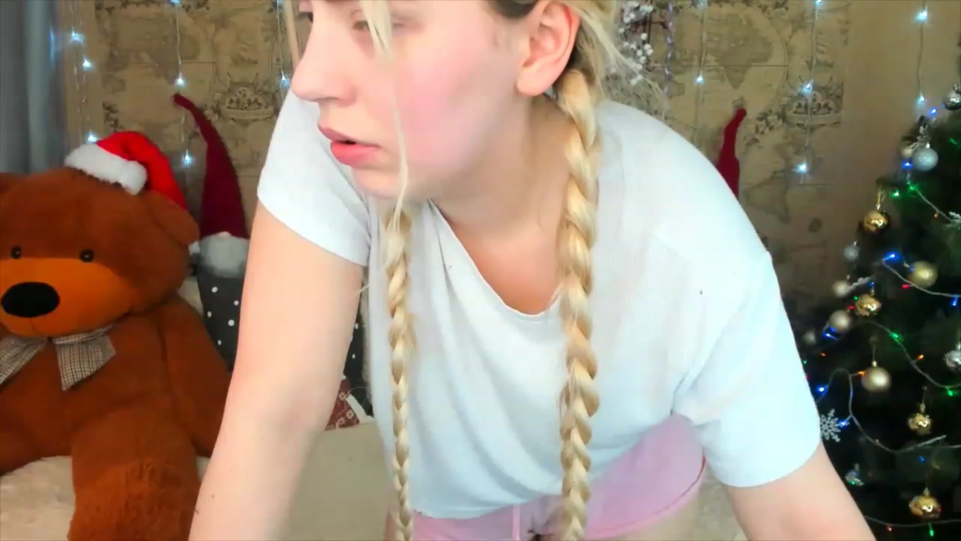 Gallery image thumbnail from Elena_Shy's myfreecams stream on, 12/26/2022, 10:07 image 1 of 20
