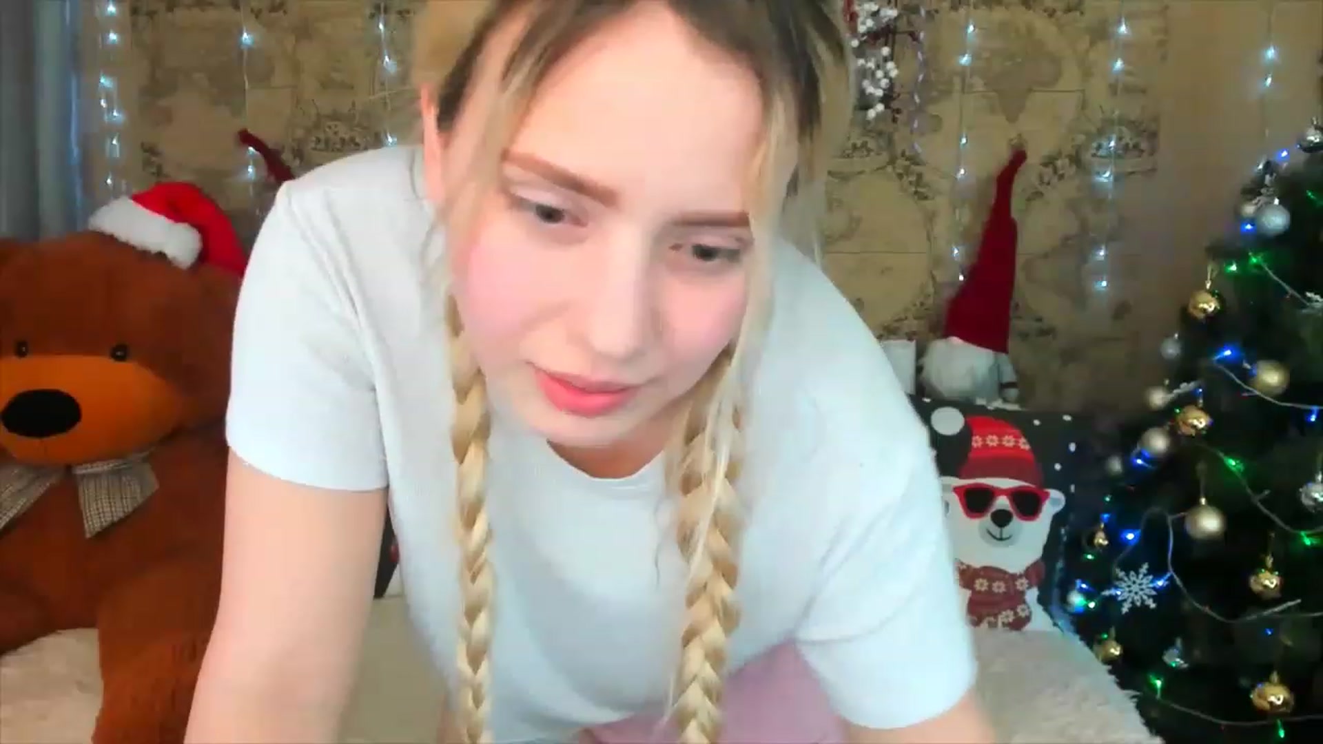 Gallery image thumbnail from Elena_Shy's myfreecams stream on, 12/26/2022, 10:07 image 4 of 20