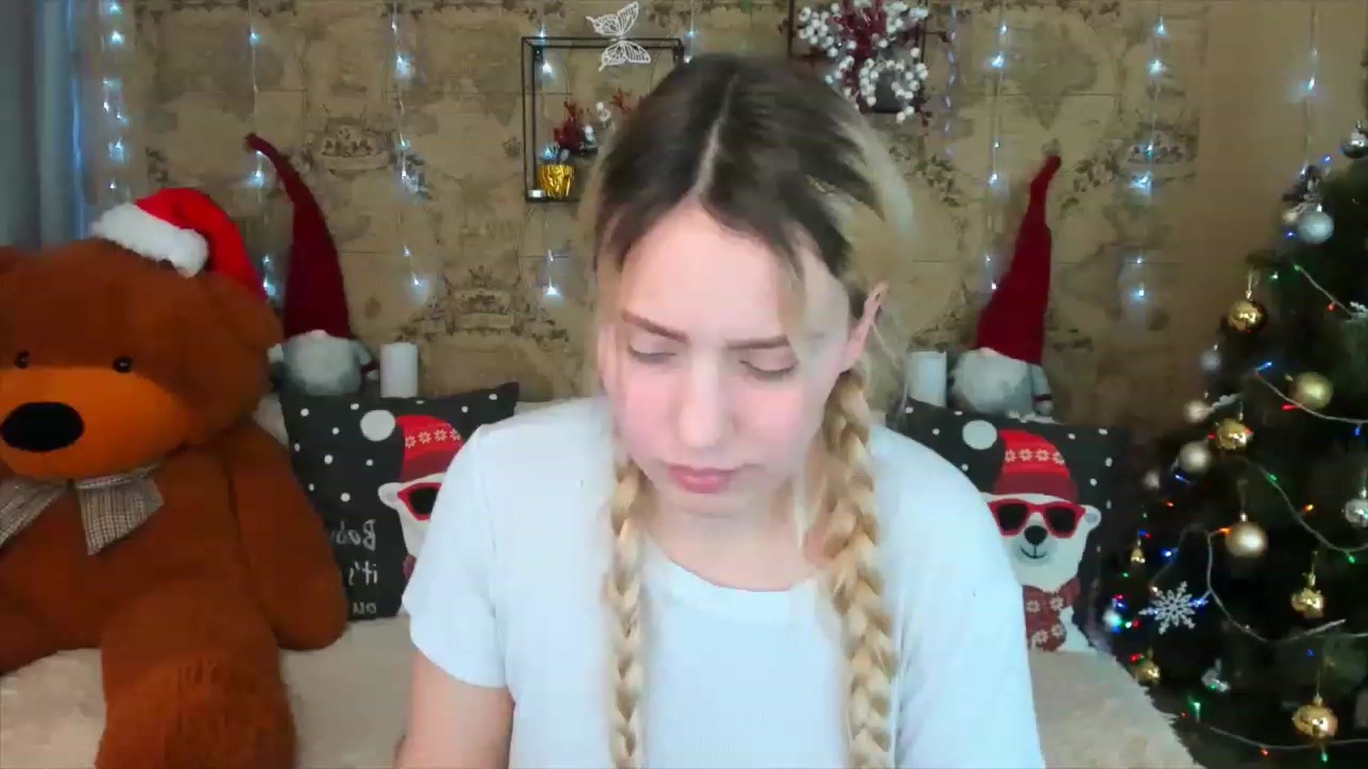 Gallery image thumbnail from Elena_Shy's myfreecams stream on, 12/26/2022, 10:07 image 19 of 20
