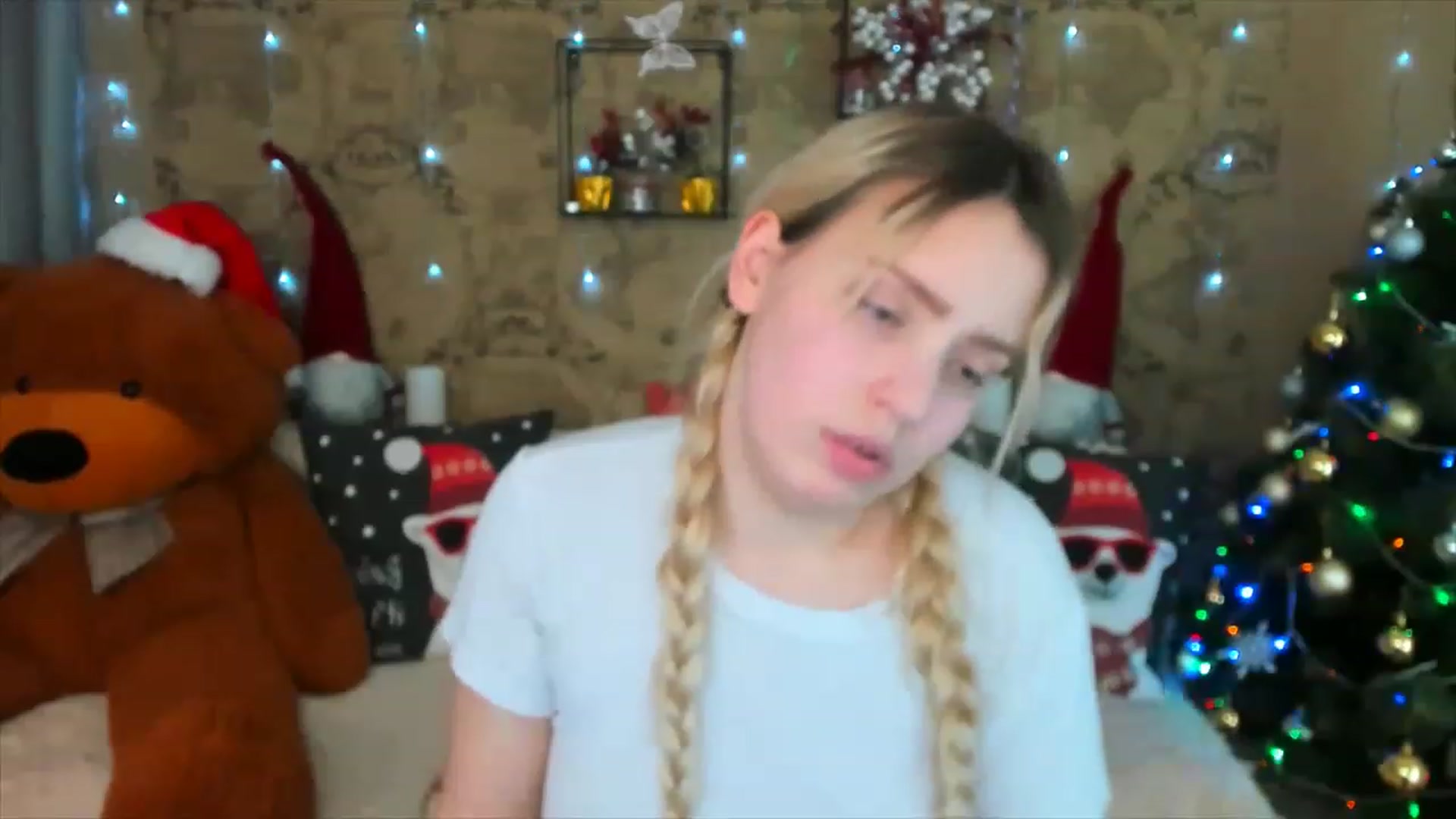 Gallery image thumbnail from Elena_Shy's myfreecams stream on, 12/26/2022, 10:07 image 18 of 20