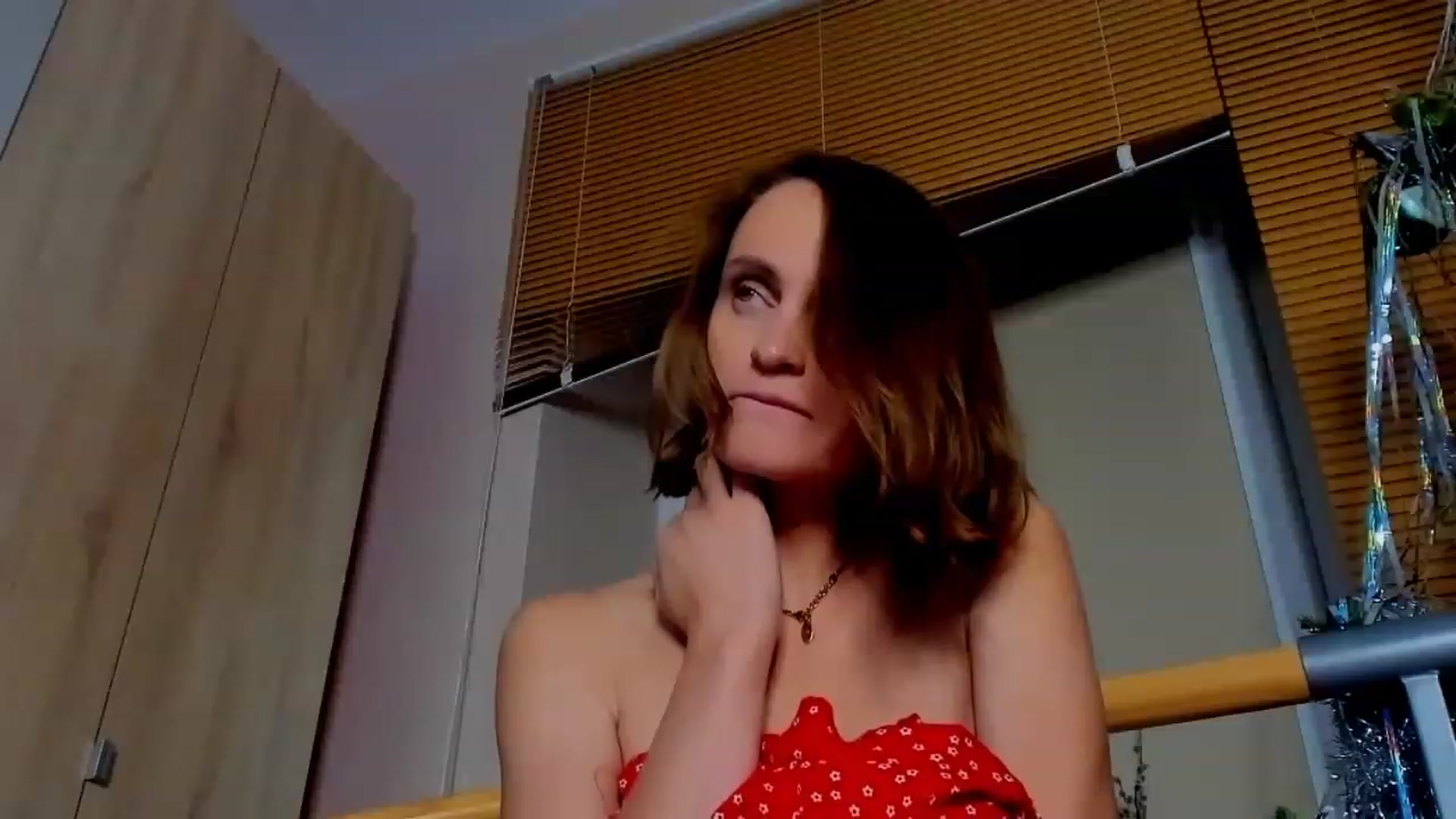 Gallery image thumbnail from Elenapre's myfreecams stream on, 12/26/2022, 10:50 image 18 of 20
