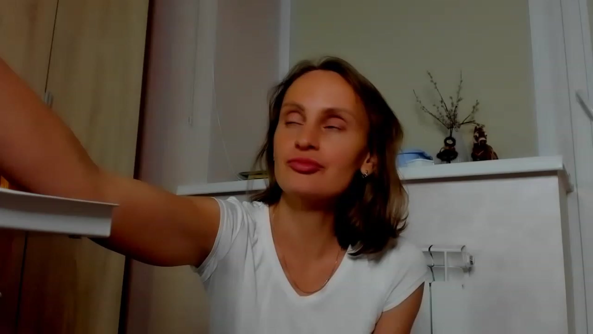 Gallery image thumbnail from Elenapre's myfreecams stream on, 02/16/2023, 09:40 image 6 of 20