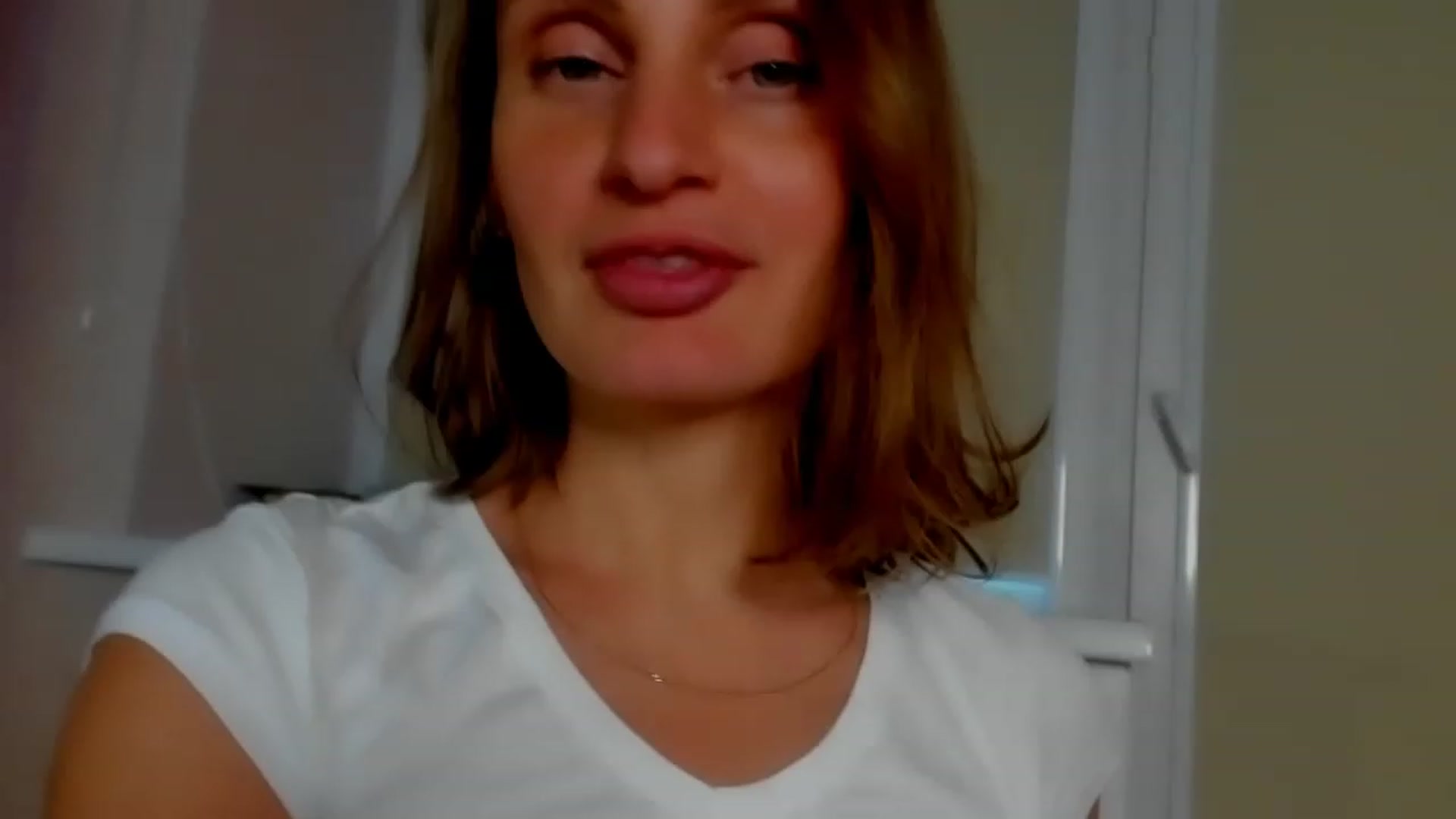 Gallery image thumbnail from Elenapre's myfreecams stream on, 02/16/2023, 09:40 image 17 of 20