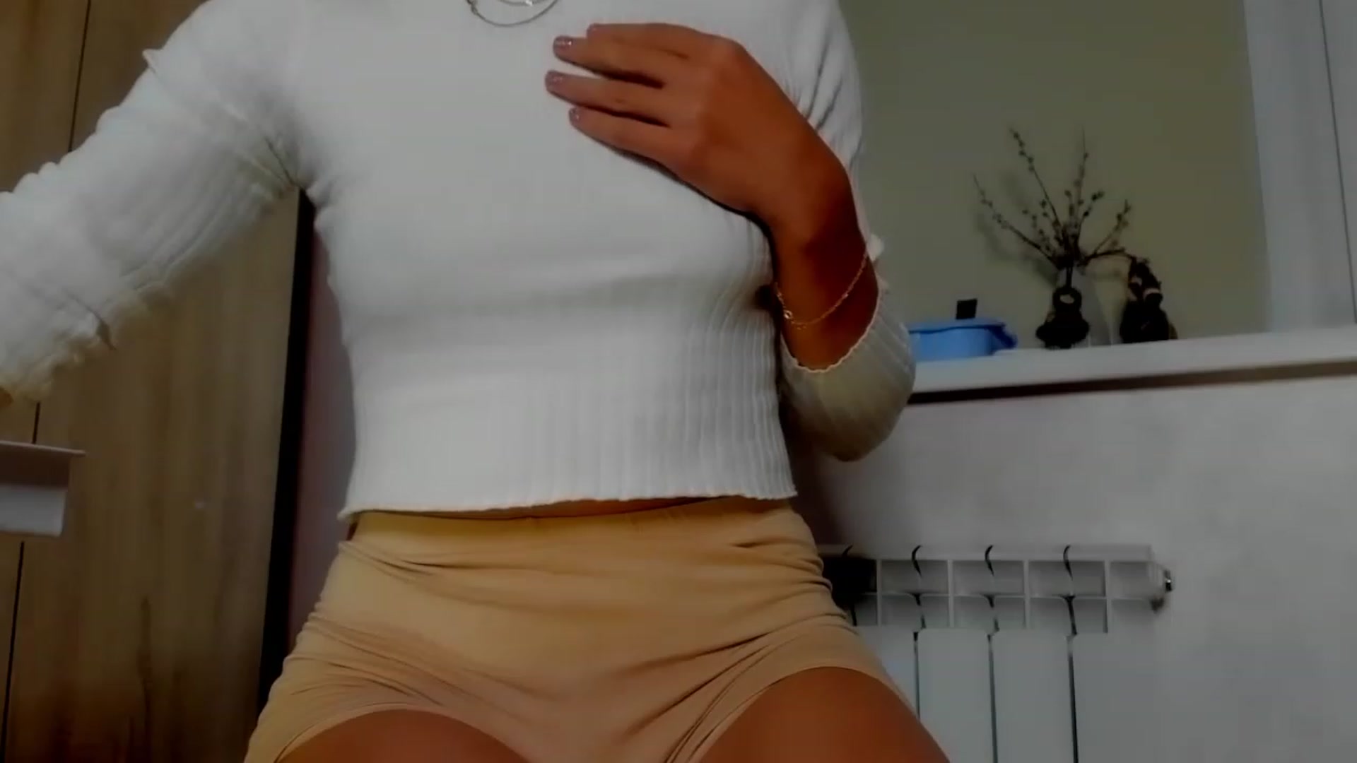 Gallery image thumbnail from Elenapre's myfreecams stream on, 02/25/2023, 08:29 image 17 of 20