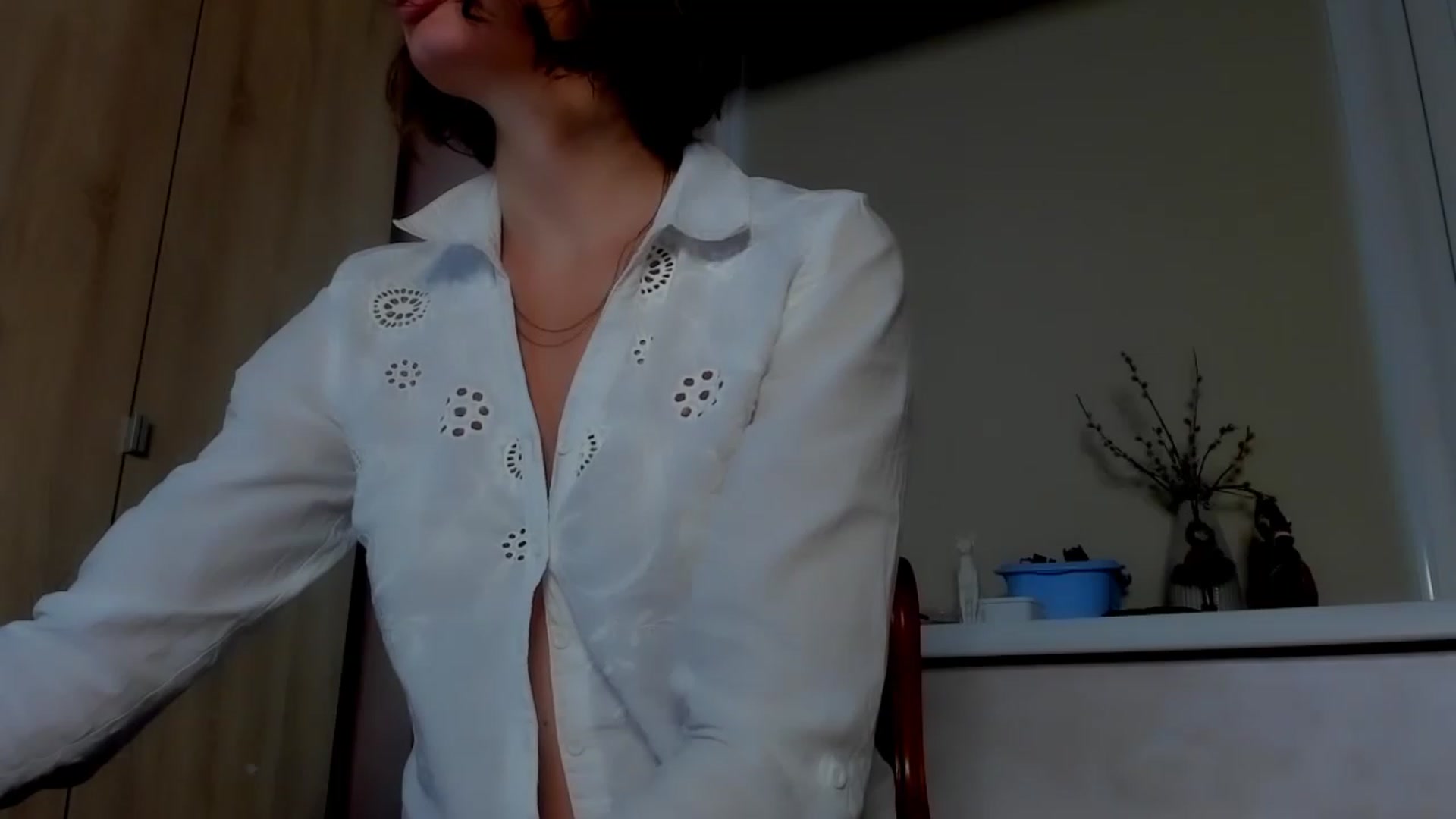 Gallery image thumbnail from Elenapre's myfreecams stream on, 03/16/2023, 08:03 image 3 of 20